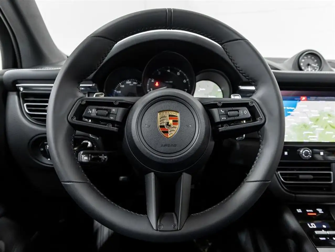 Porsche Macan снимка Porsche Macan
