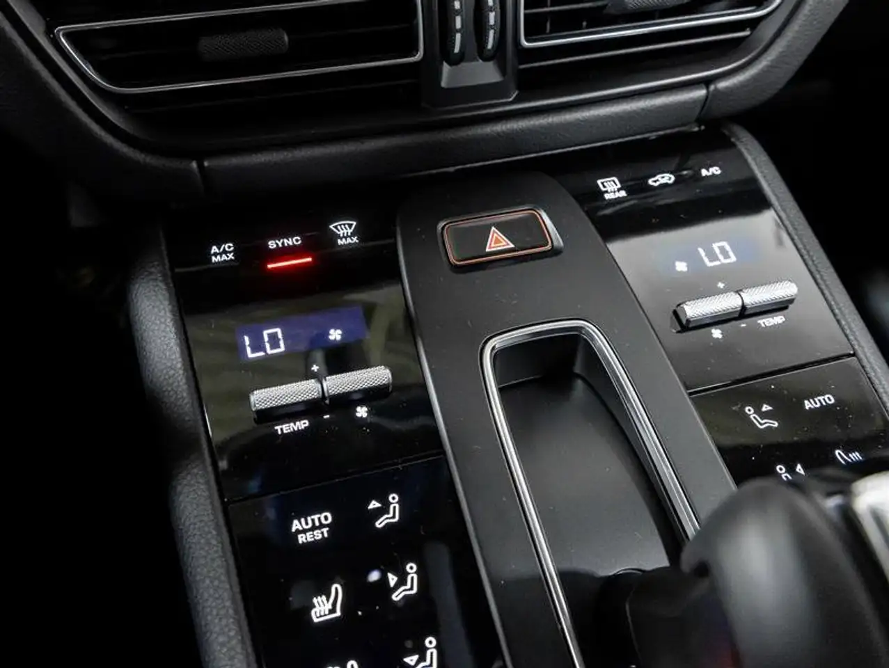 Porsche Macan снимка Porsche Macan