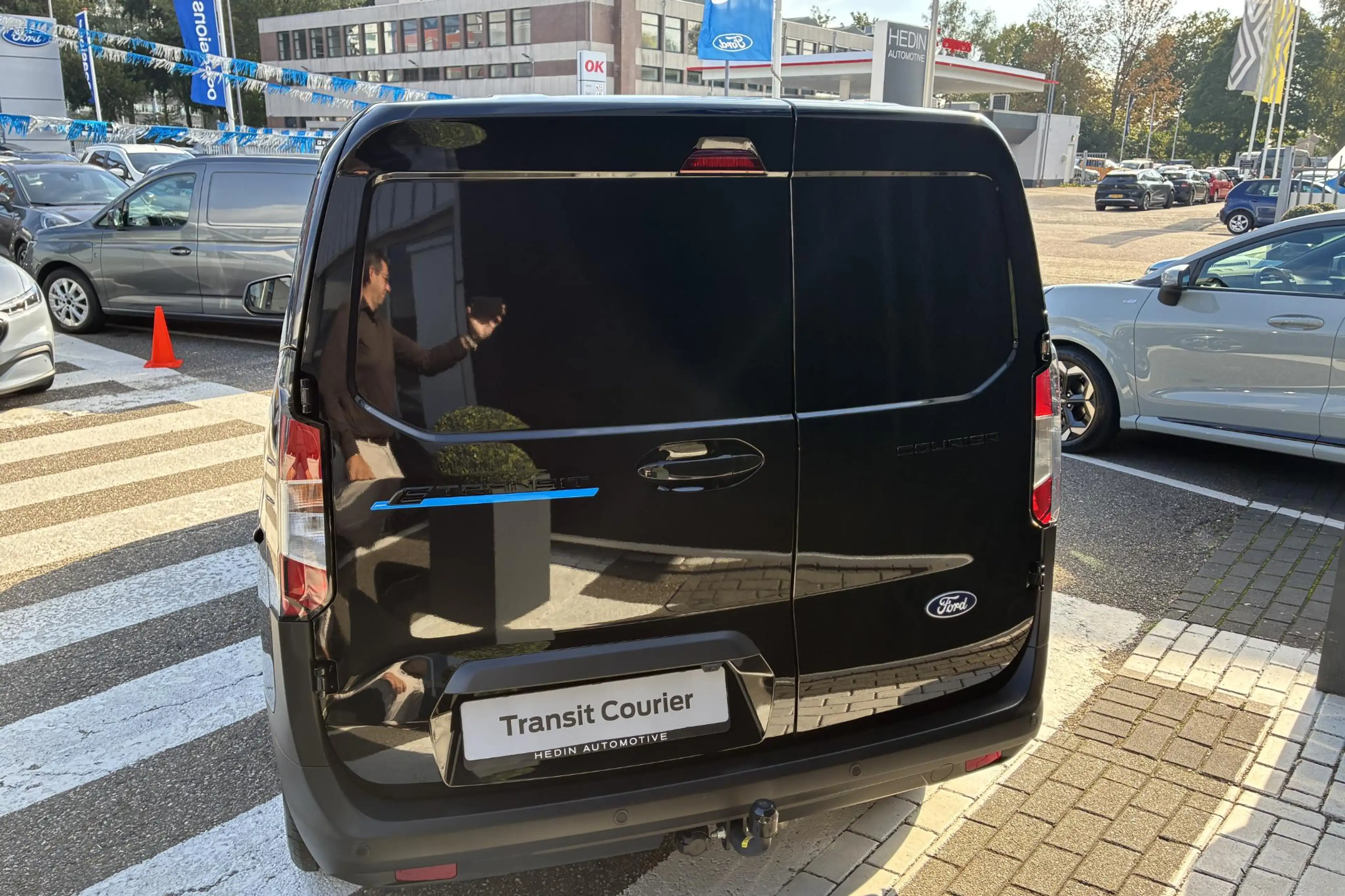 Ford Transit Courier E-Transit Limited 46 kWh | Trekhaak | Driver Assis — photo 9