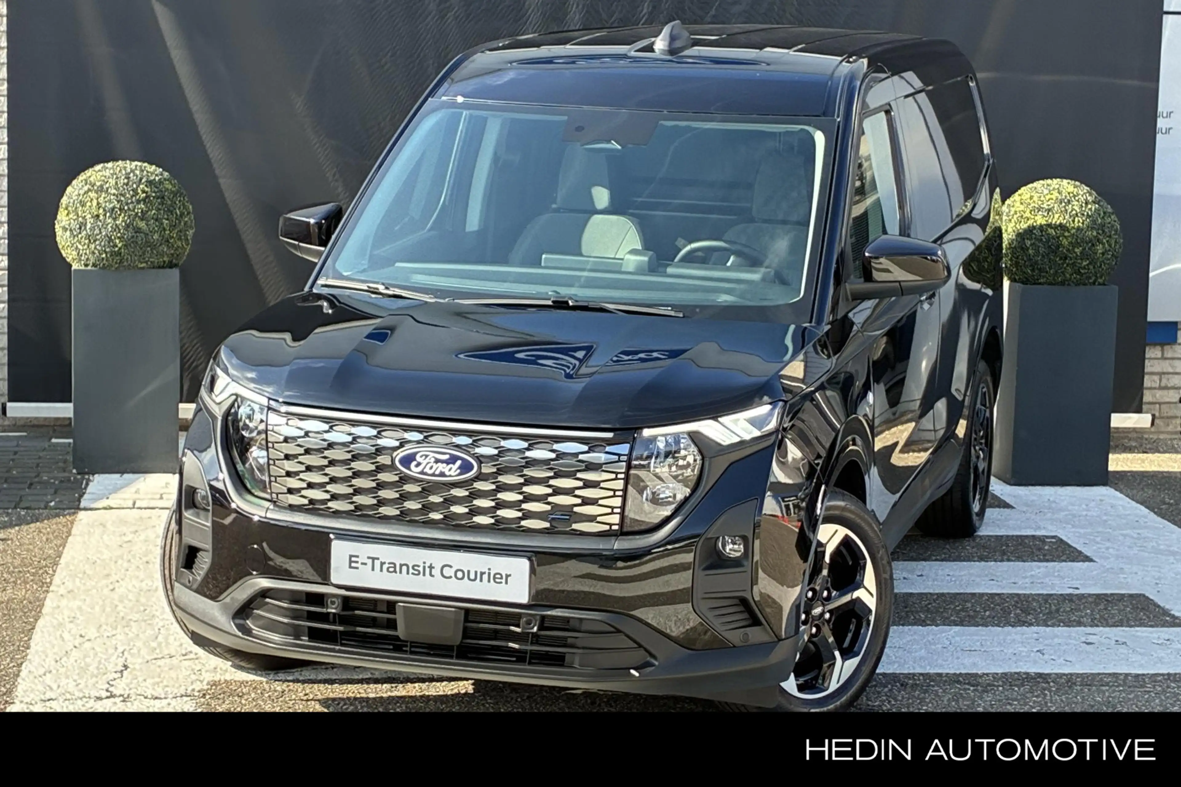 Ford Transit Courier E-Transit Limited 46 kWh | Trekhaak | Driver Assis
