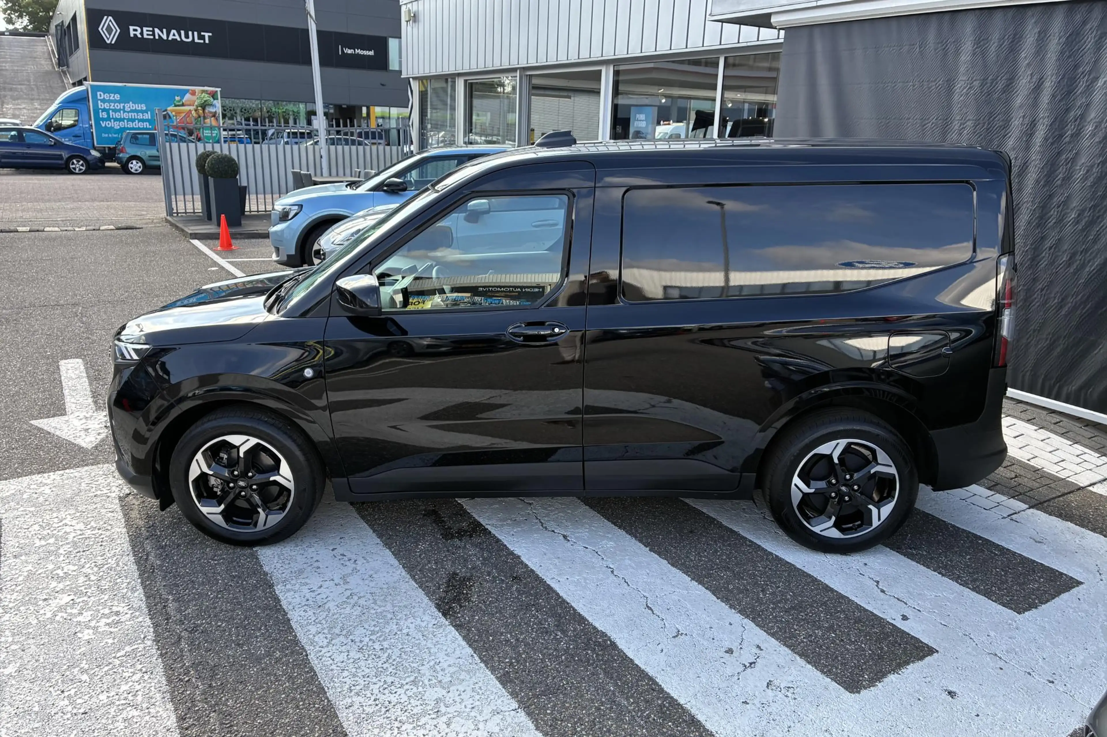 Ford Transit Courier E-Transit Limited 46 kWh | Trekhaak | Driver Assis — photo 8