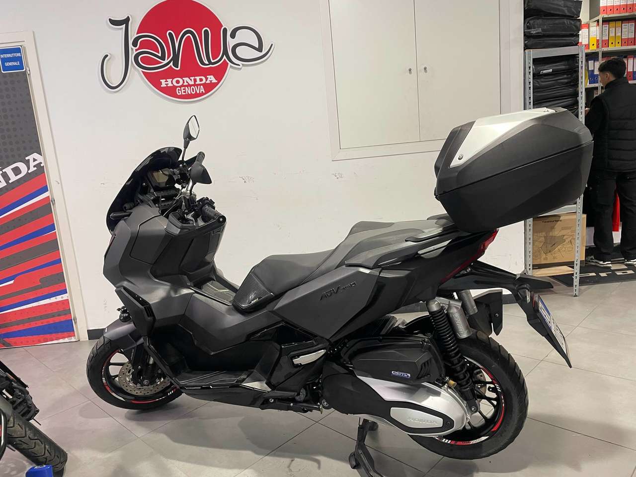 Honda ADV 350 abs hstc