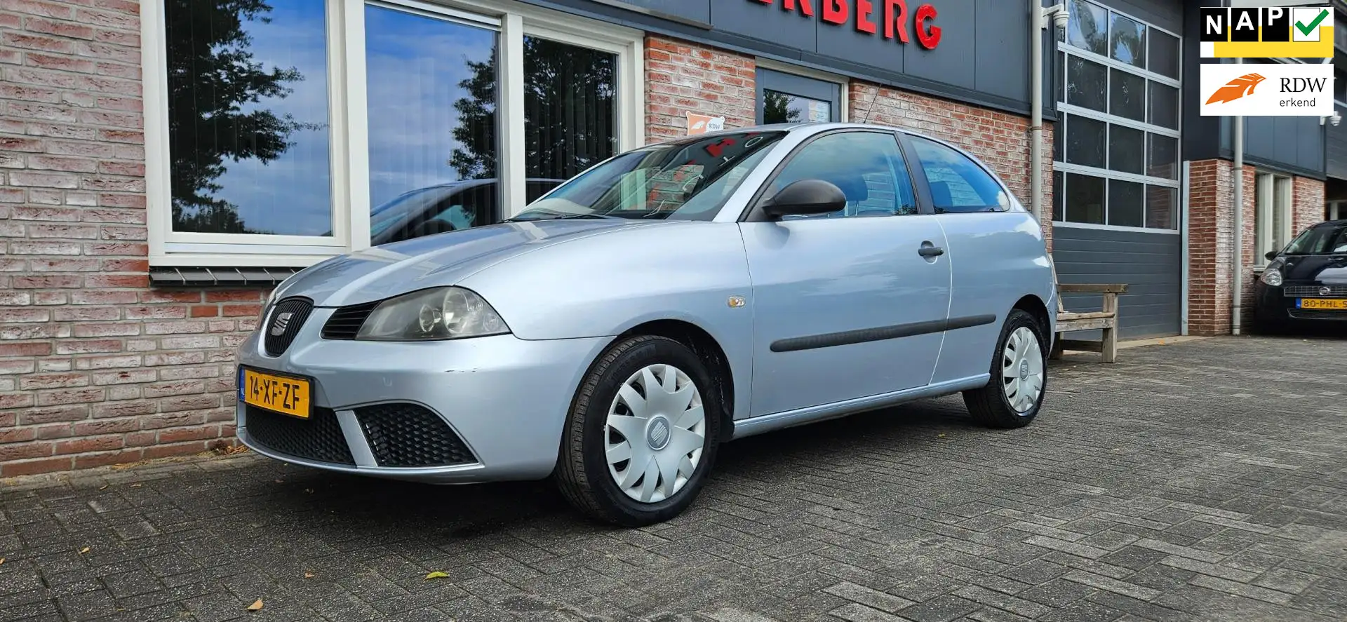 SEAT Ibiza 1.2-12V Selection Nieuwe Apk! Dealer Onderhouden! Grijs - 1