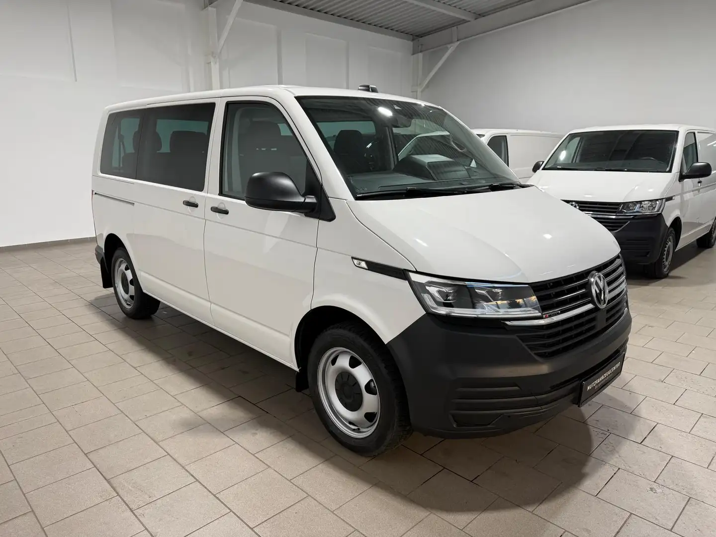 Volkswagen T6.1 Kombi (8-Si.),4Motion,kurz,DSG,AHK,Standh. Weiß - 2
