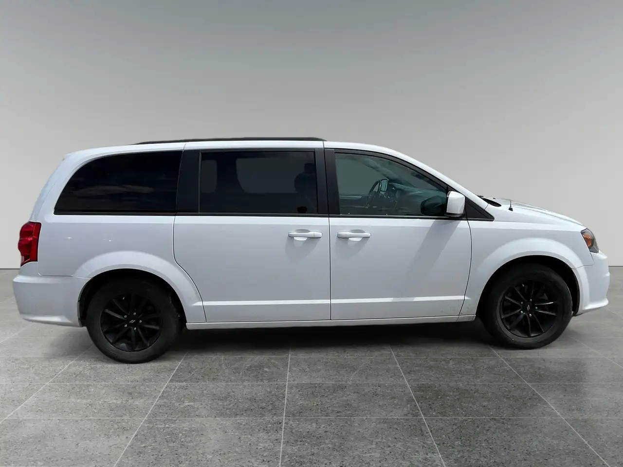 Dodge Grand Caravan photo Dodge Grand Caravan