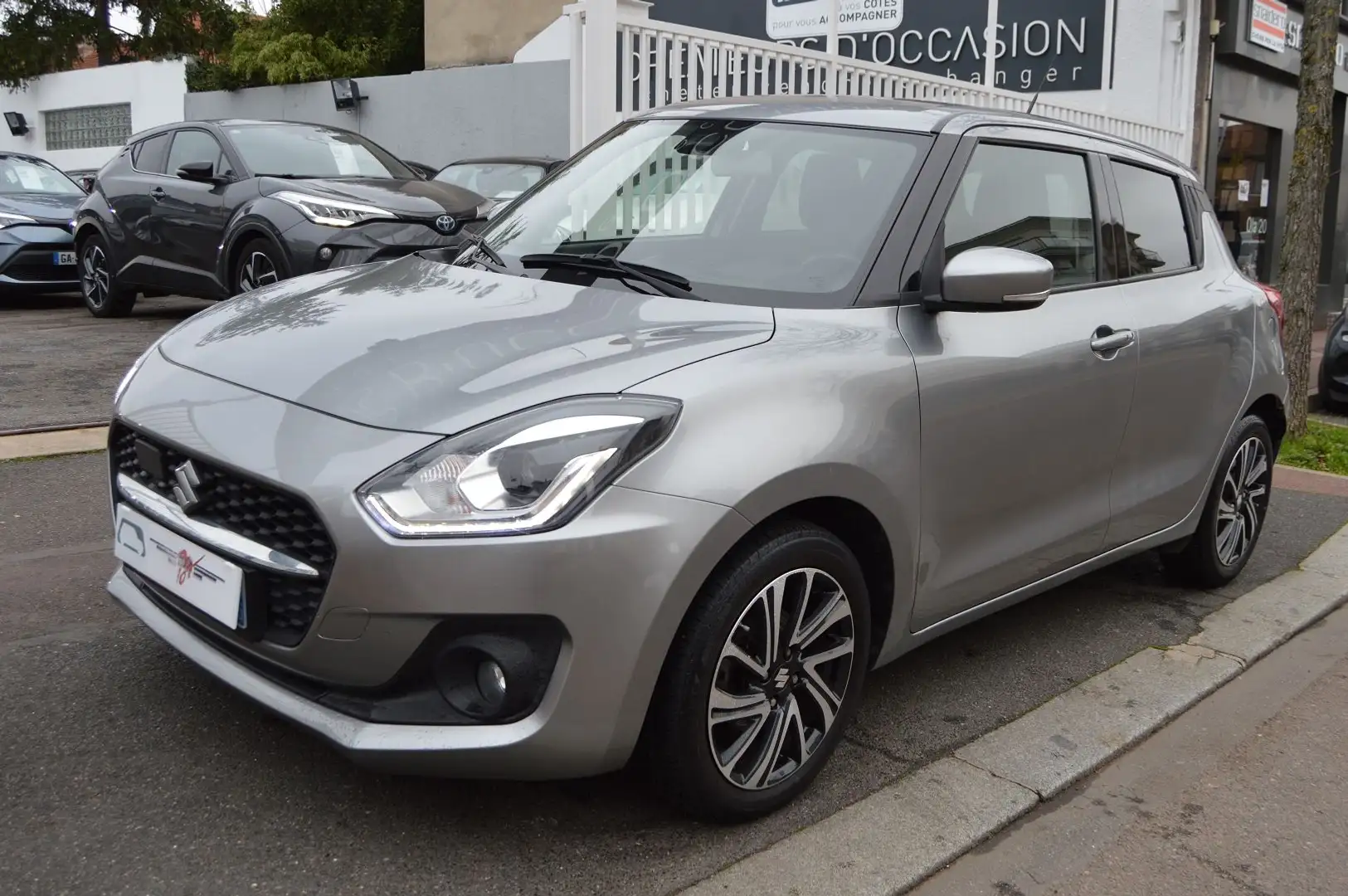 Suzuki Swift 1.2 DUALJET HYBRID 83CH PACK Grau - 1
