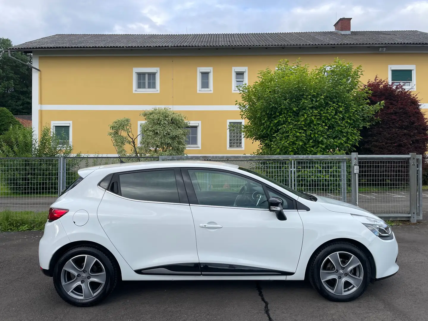 Renault Clio Clio Tech`Run Energy TCe 90 Tech`Run Weiß - 1