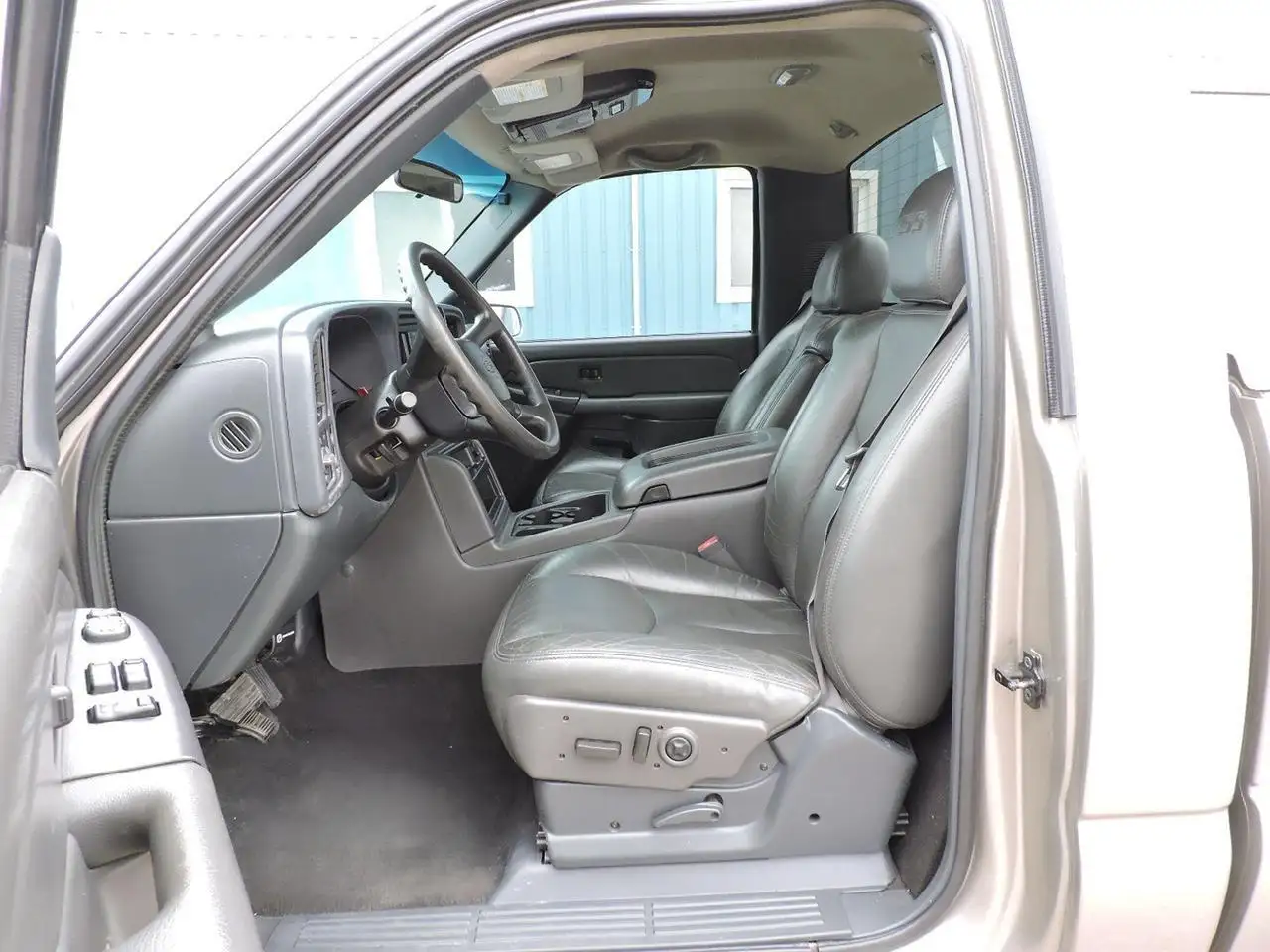 Chevrolet Silverado 1500 снимка Chevrolet Silverado 1500