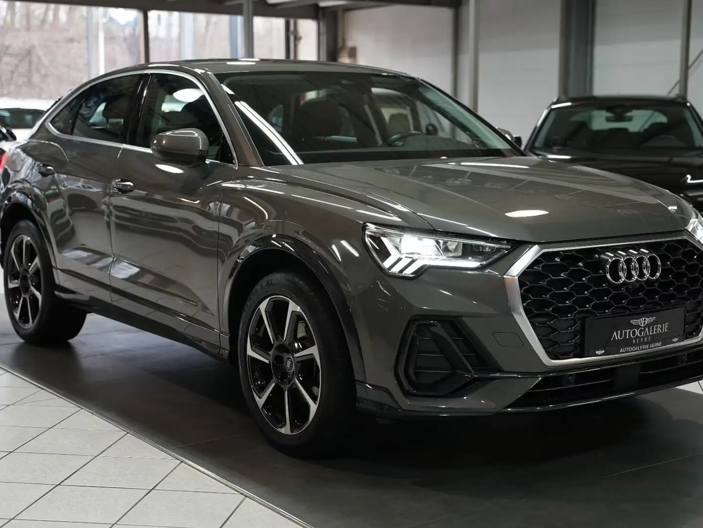 Audi Q3 35 1.5 tfsi 150cv s line 2022 Grigio - 2