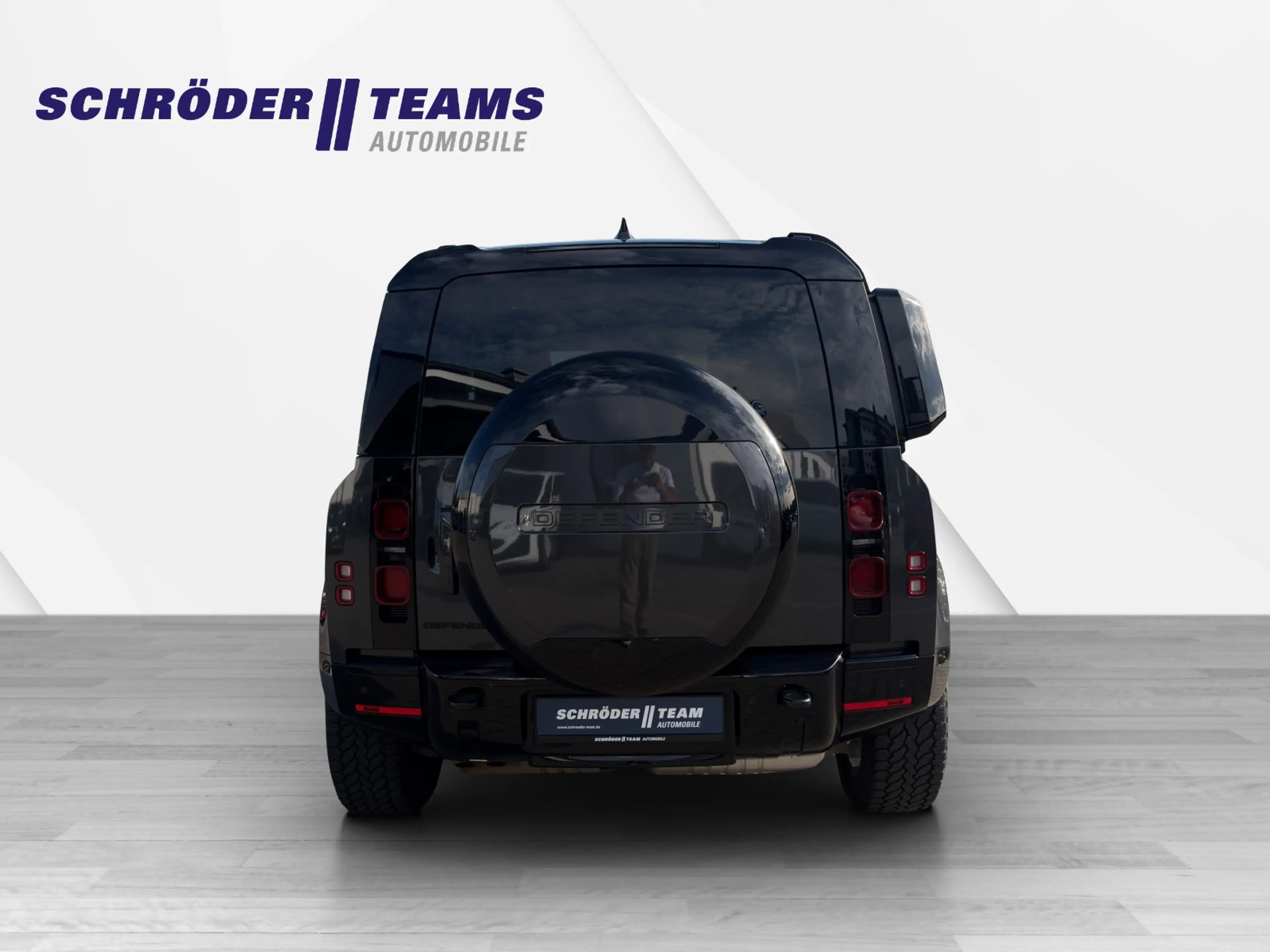 Land Rover Defender 90 X-Dynamic SE — photo 5