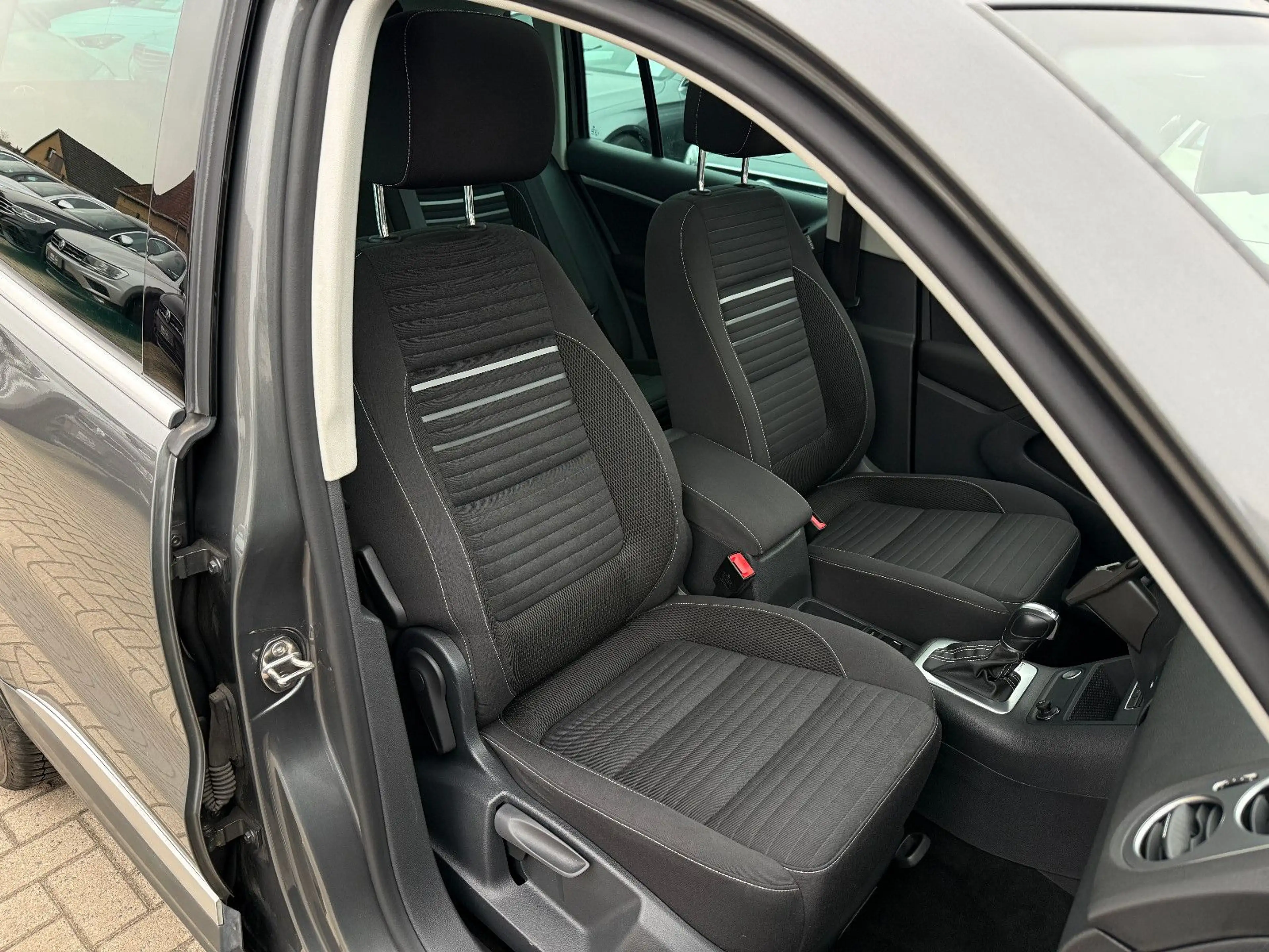 Volkswagen Tiguan 2.0TDI, DSG, 4x4, Kamera, TÜV+Service neu — photo 15