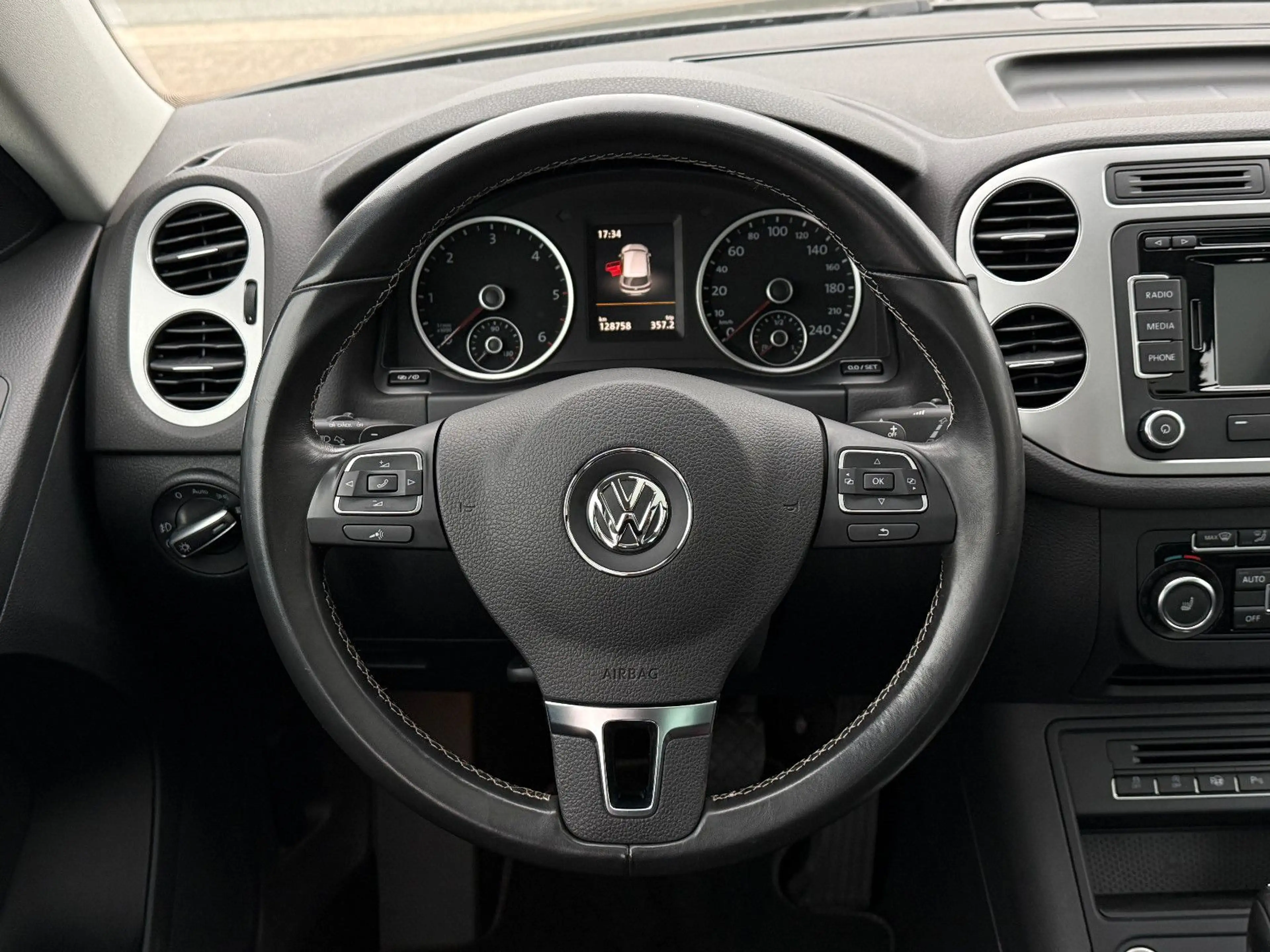 Volkswagen Tiguan 2.0TDI, DSG, 4x4, Kamera, TÜV+Service neu — photo 21