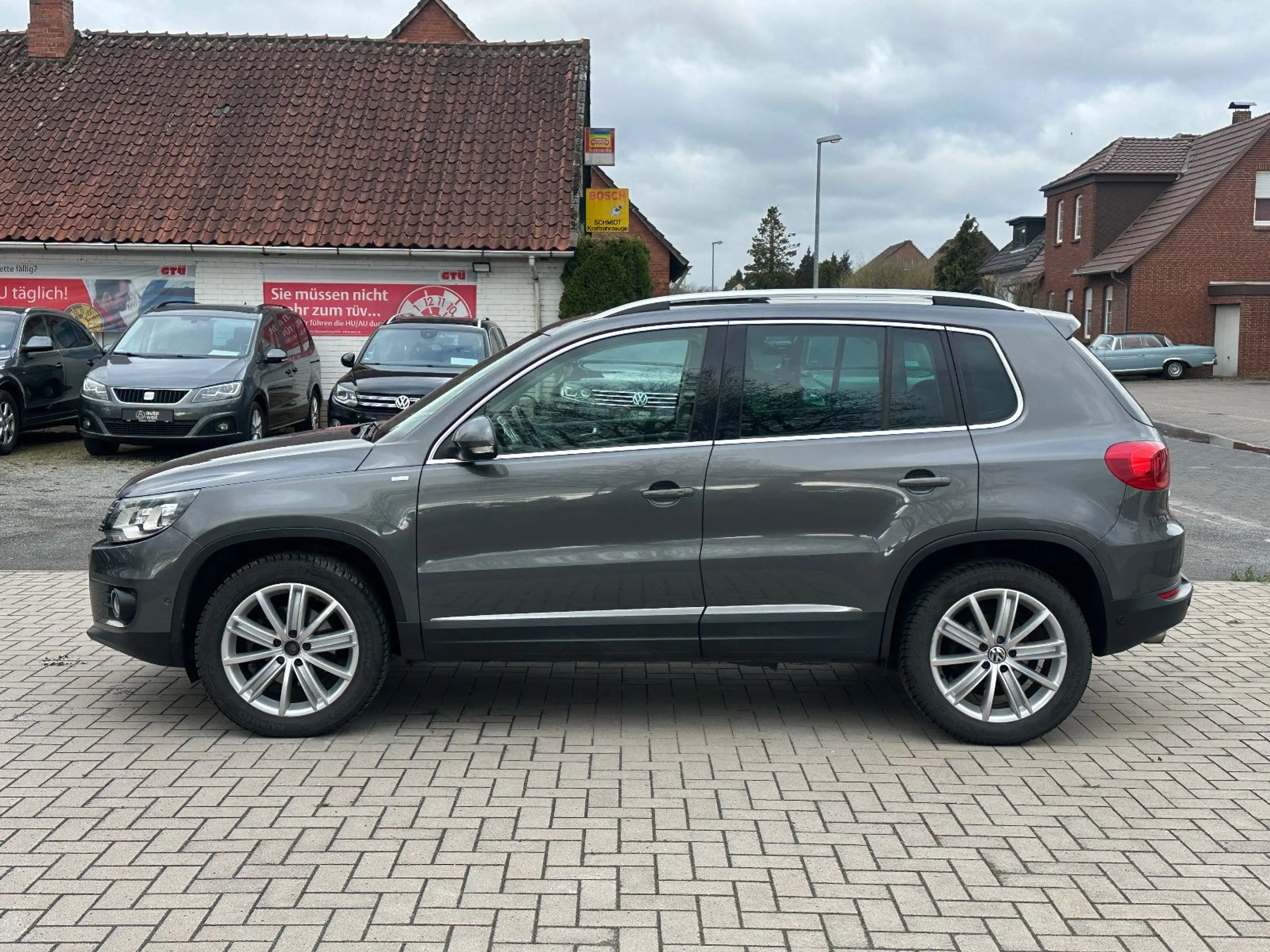 Volkswagen Tiguan 2.0TDI, DSG, 4x4, Kamera, TÜV+Service neu — photo 2