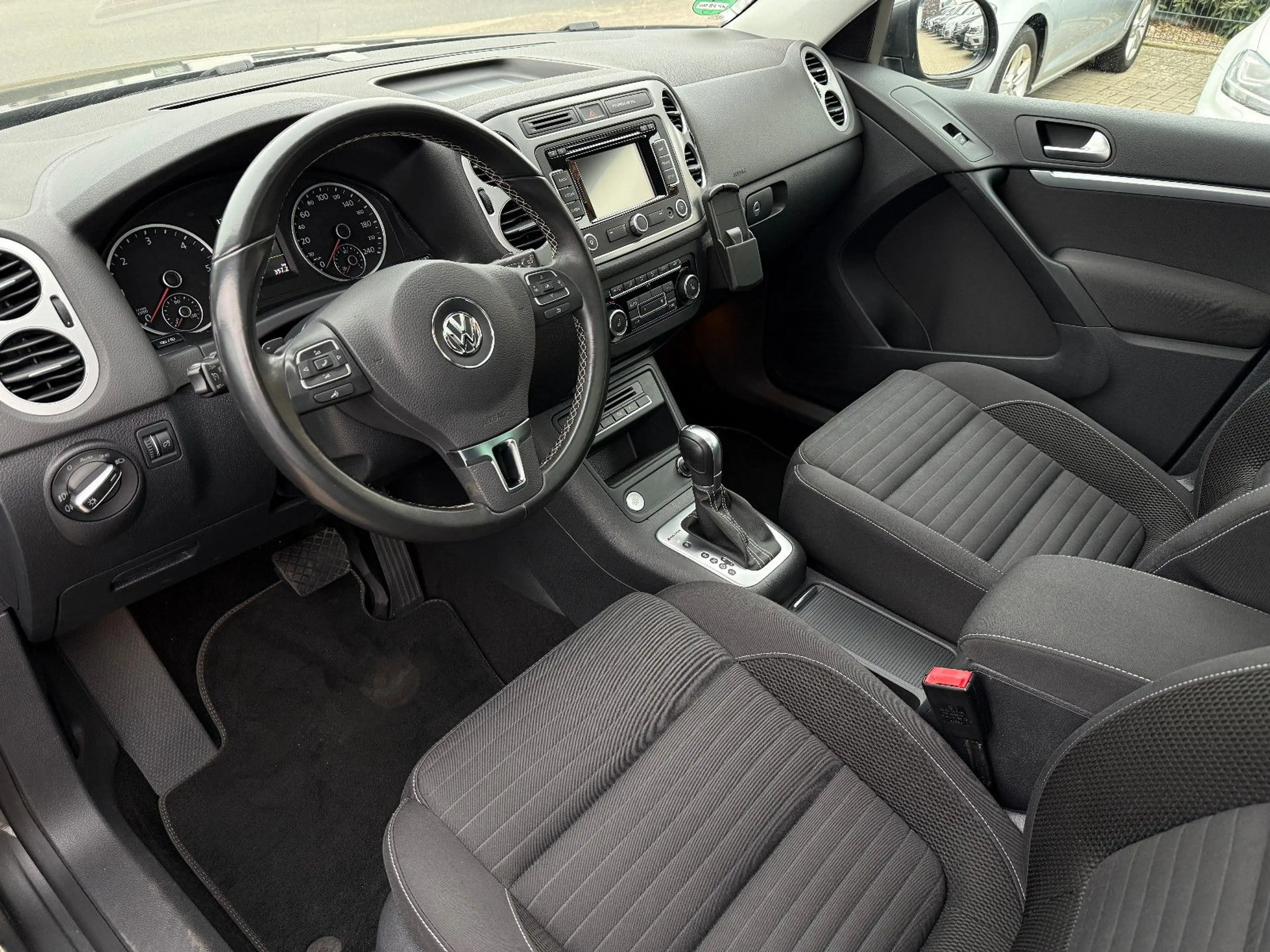 Volkswagen Tiguan 2.0TDI, DSG, 4x4, Kamera, TÜV+Service neu — photo 18