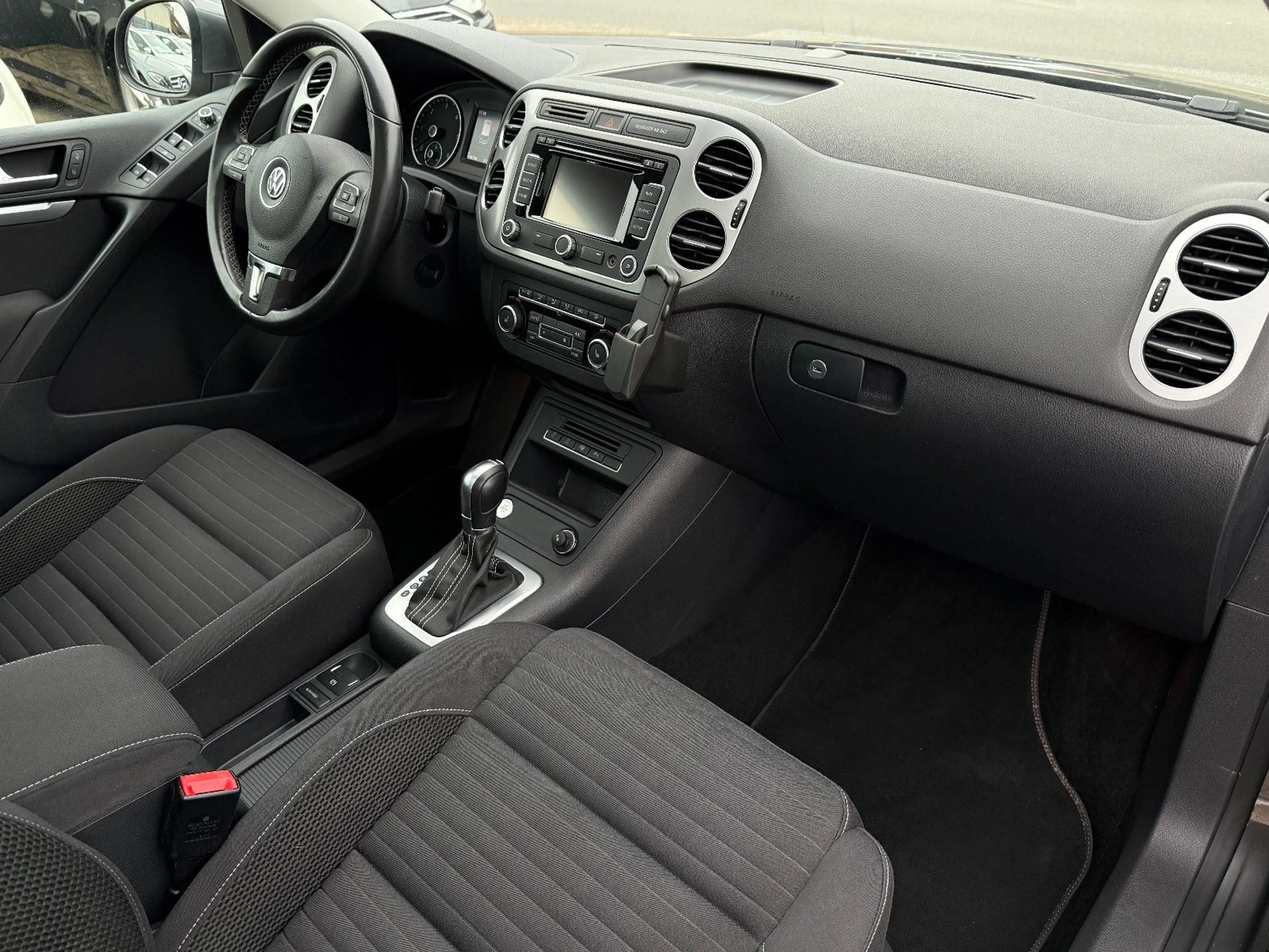 Volkswagen Tiguan 2.0TDI, DSG, 4x4, Kamera, TÜV+Service neu — photo 14
