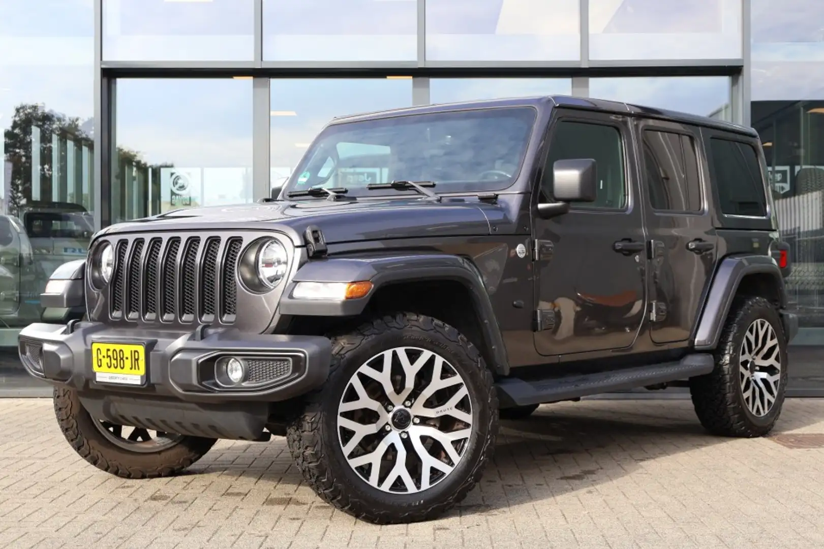 Jeep Wrangler 2.0T SAHARA JL 4x4 Aut. Hardtop / 20 inch BRUTE Wh Grau - 1