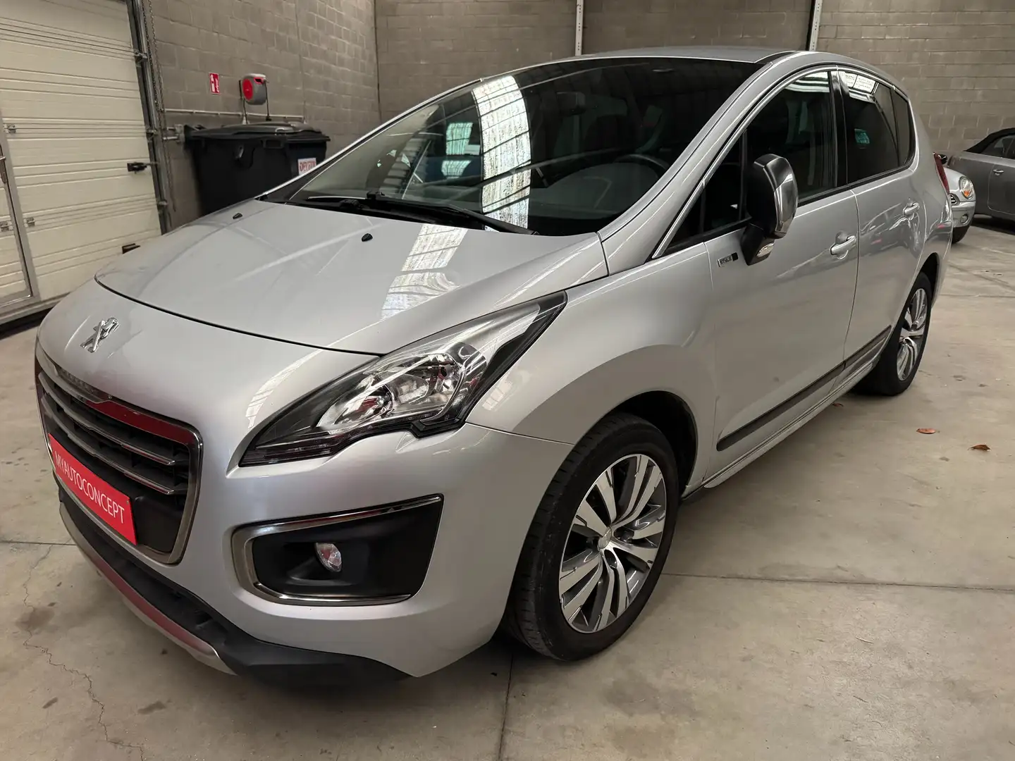 Peugeot 3008 3008 1.6 HDi Style Grijs - 1
