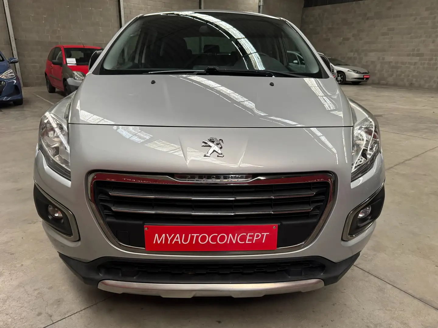 Peugeot 3008 3008 1.6 HDi Style Grijs - 2