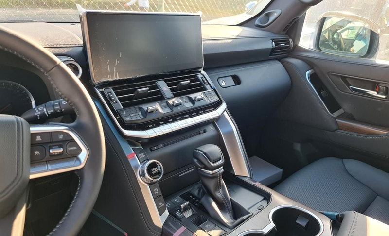 Toyota Land Cruiser 300 Premium+415HP+NEU+7SEATS+VOLL+EUreg — photo 10