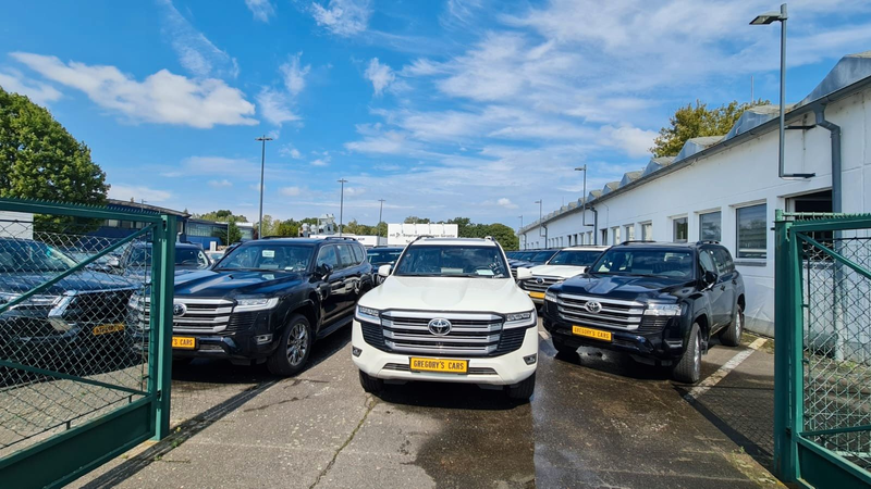 Toyota Land Cruiser 300 Premium+415HP+NEU+7SEATS+VOLL+EUreg — photo 2