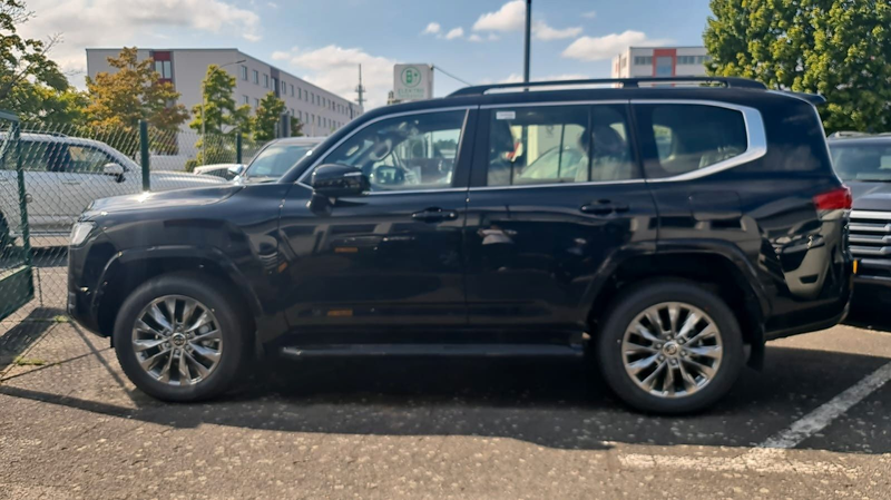 Toyota Land Cruiser 300 Premium+415HP+NEU+7SEATS+VOLL+EUreg — photo 4