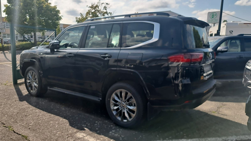 Toyota Land Cruiser 300 Premium+415HP+NEU+7SEATS+VOLL+EUreg — photo 5