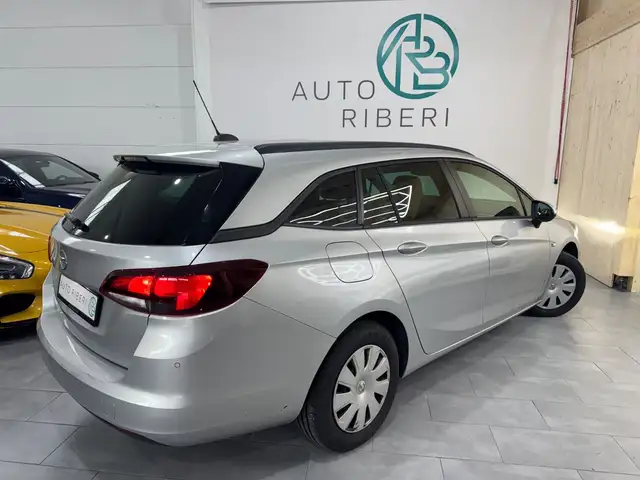 Opel Astra view 9