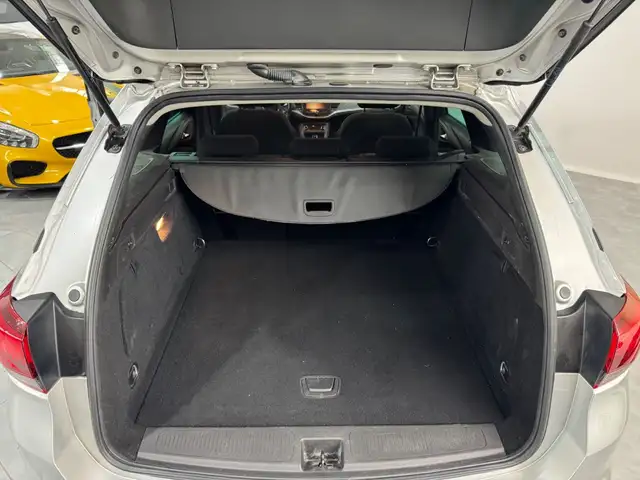 Opel Astra view 8