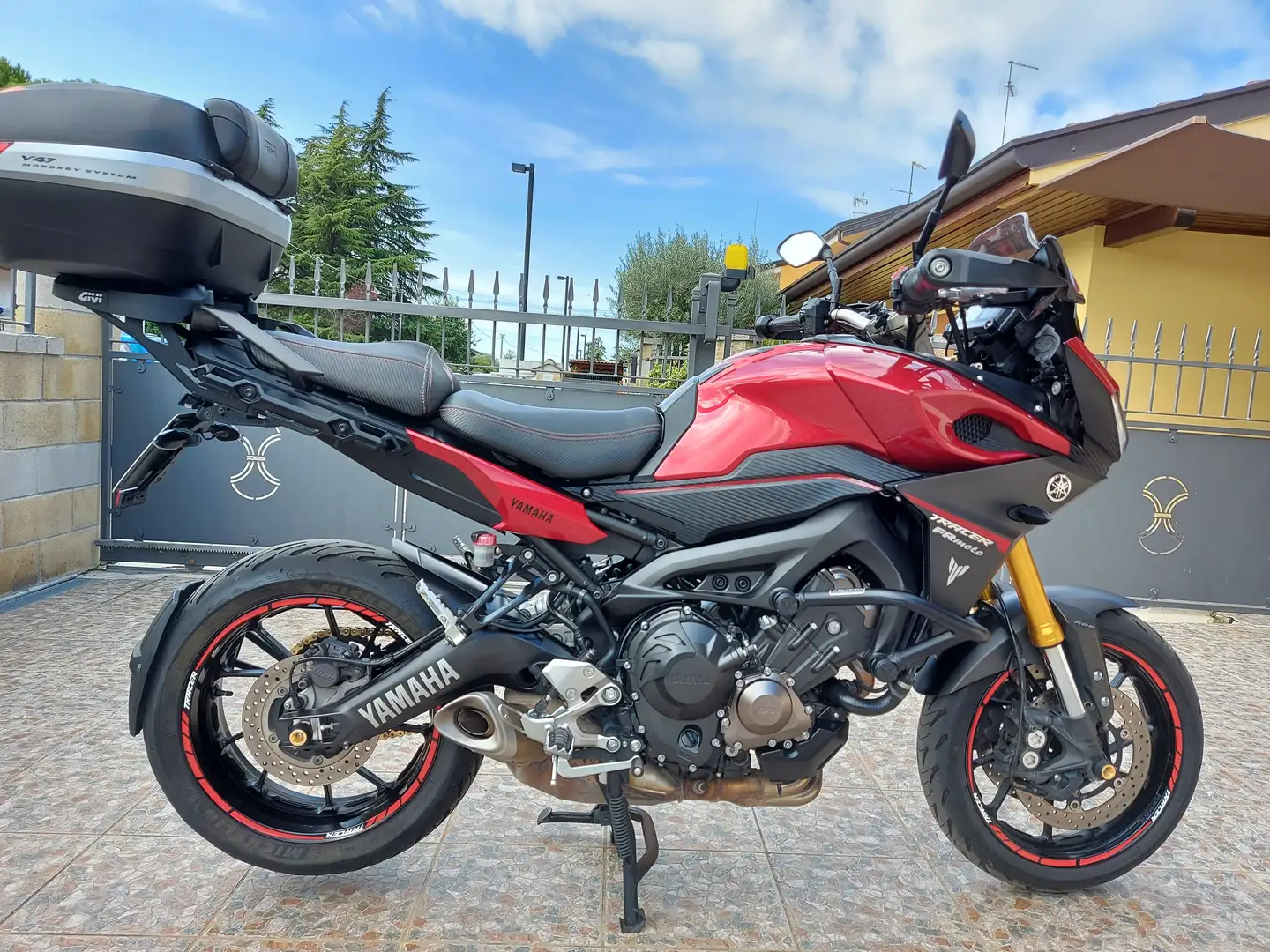 Yamaha Tracer 900 Red - 2