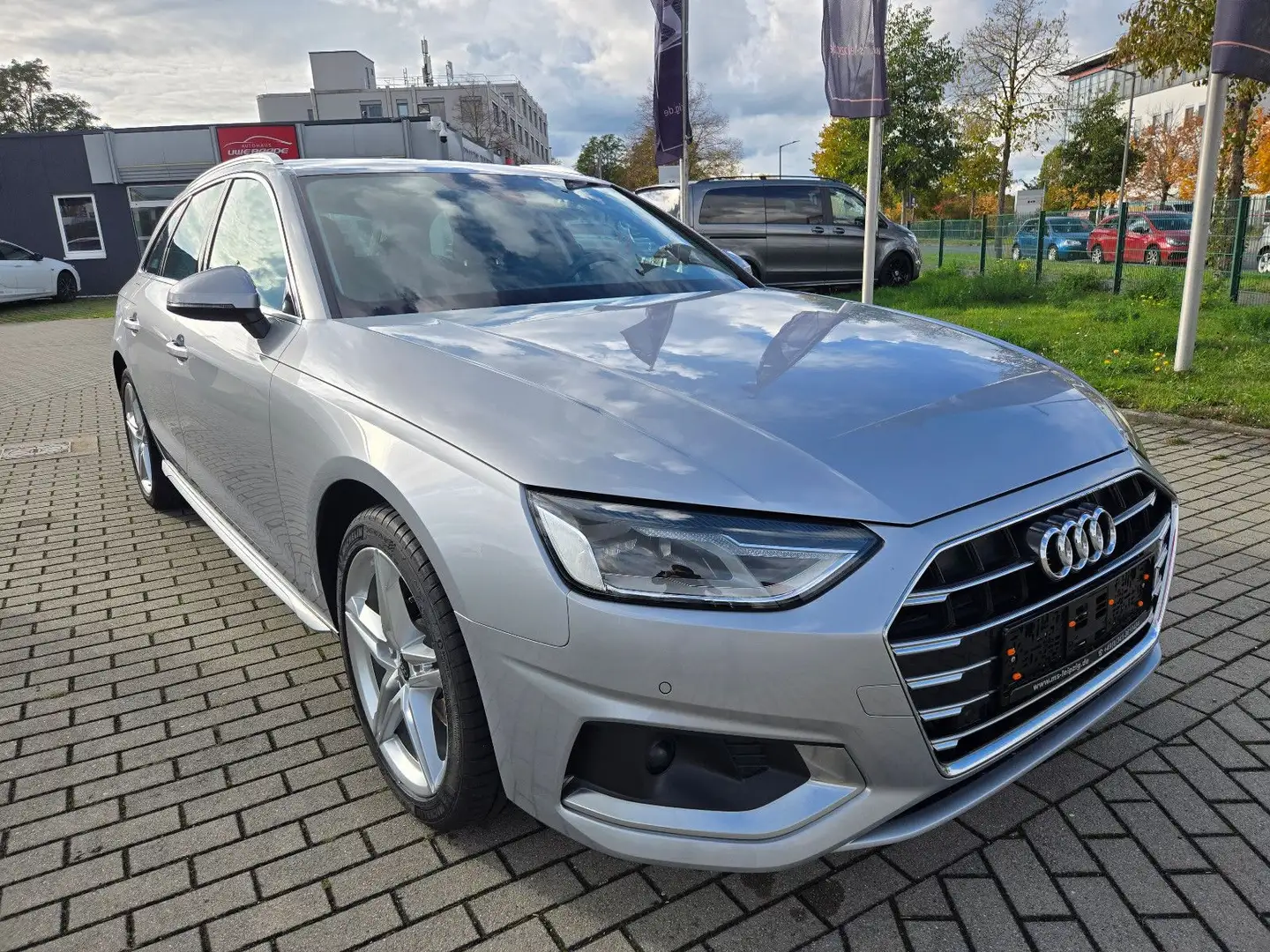 Audi A4 Avant 35 TDI advanced ACC/LED/Navi/Kamera Plateado - 1