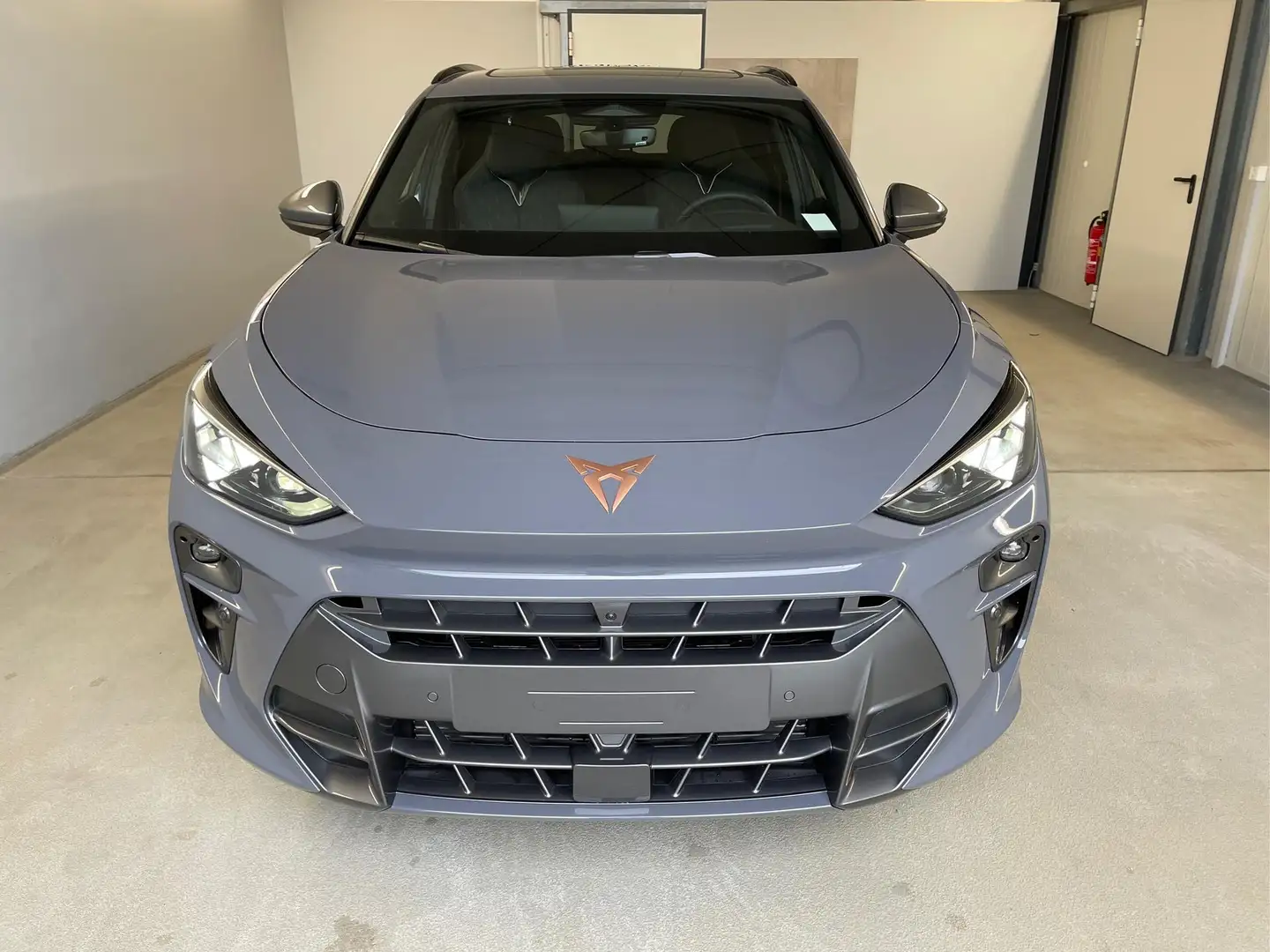 CUPRA Terramar VZ 4Drive Pano+AKEBONO+Matrix+AHK+Stdhz+20 Zoll... Grau - 2