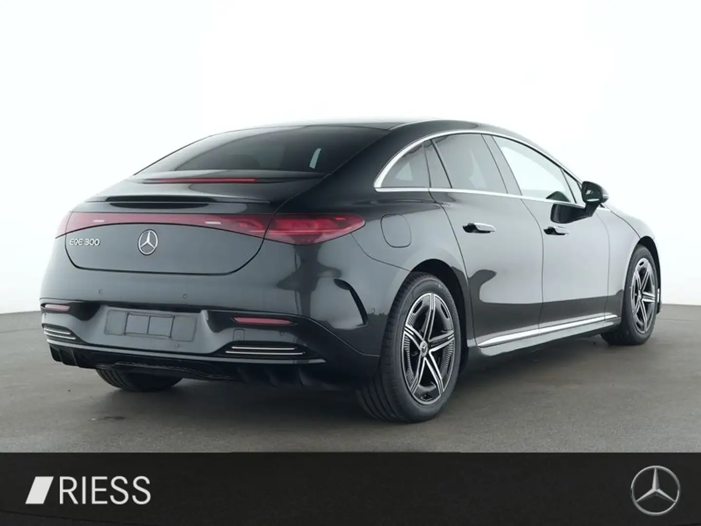 Mercedes-Benz EQE 300 AMG Sport Distr Pano Kamera 19" Noir - 2