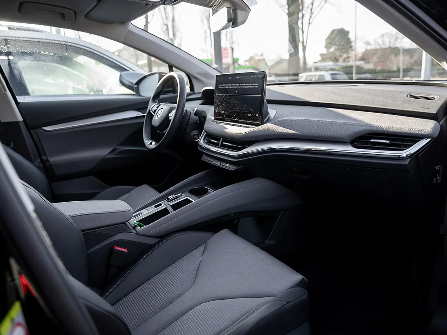 Skoda Enyaq iV 50 Loft ACC SMARTLINK ISOFIX DAB+ BT Schwarz - 2