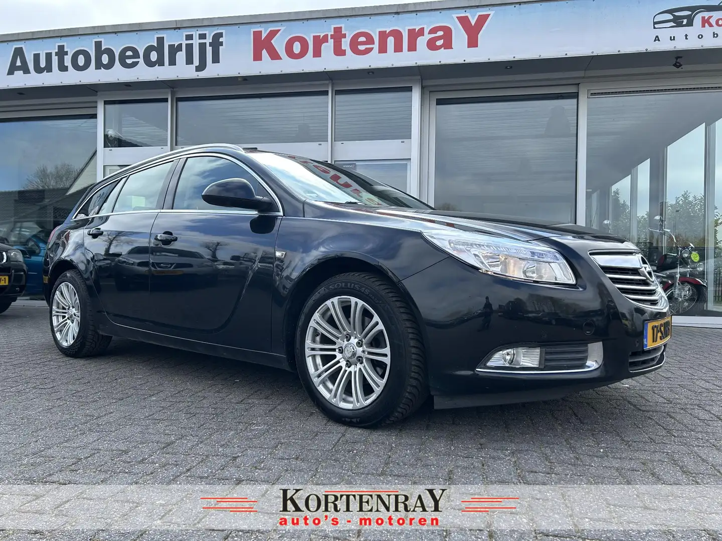 Opel Insignia 1.4 Turbo EcoFLEX Business Edition Zwart - 1