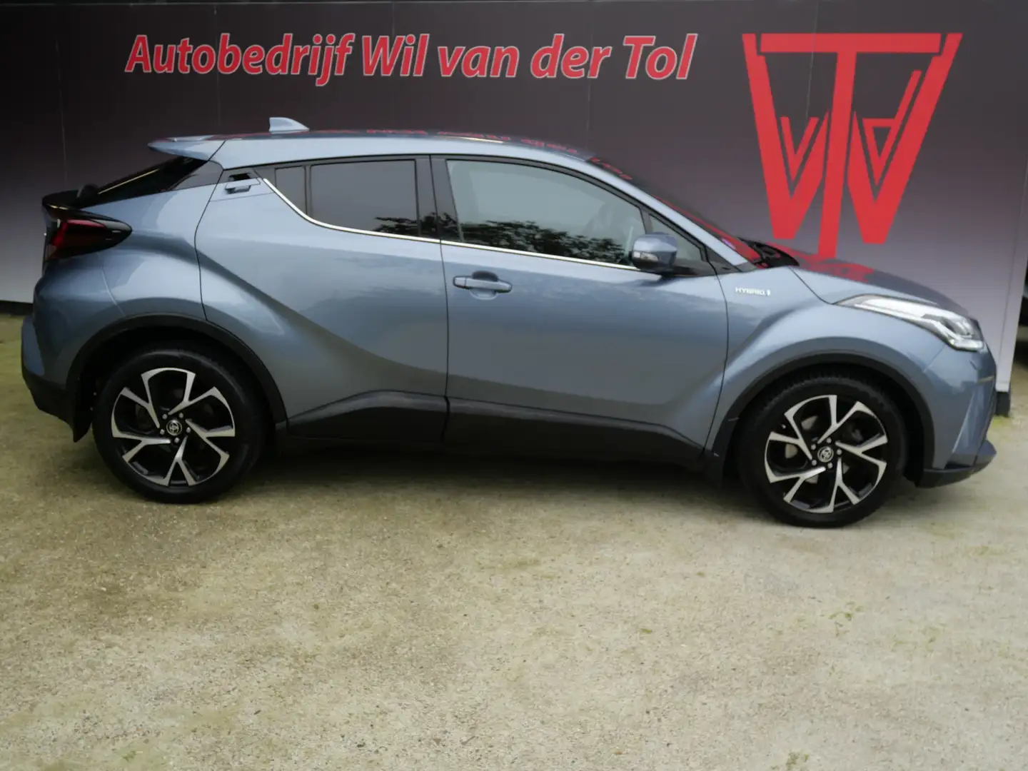 Toyota C-HR 1.8 HYBRID STYLE | A.C.C. | CAMERA | ALL-SEASON | Grijs - 1