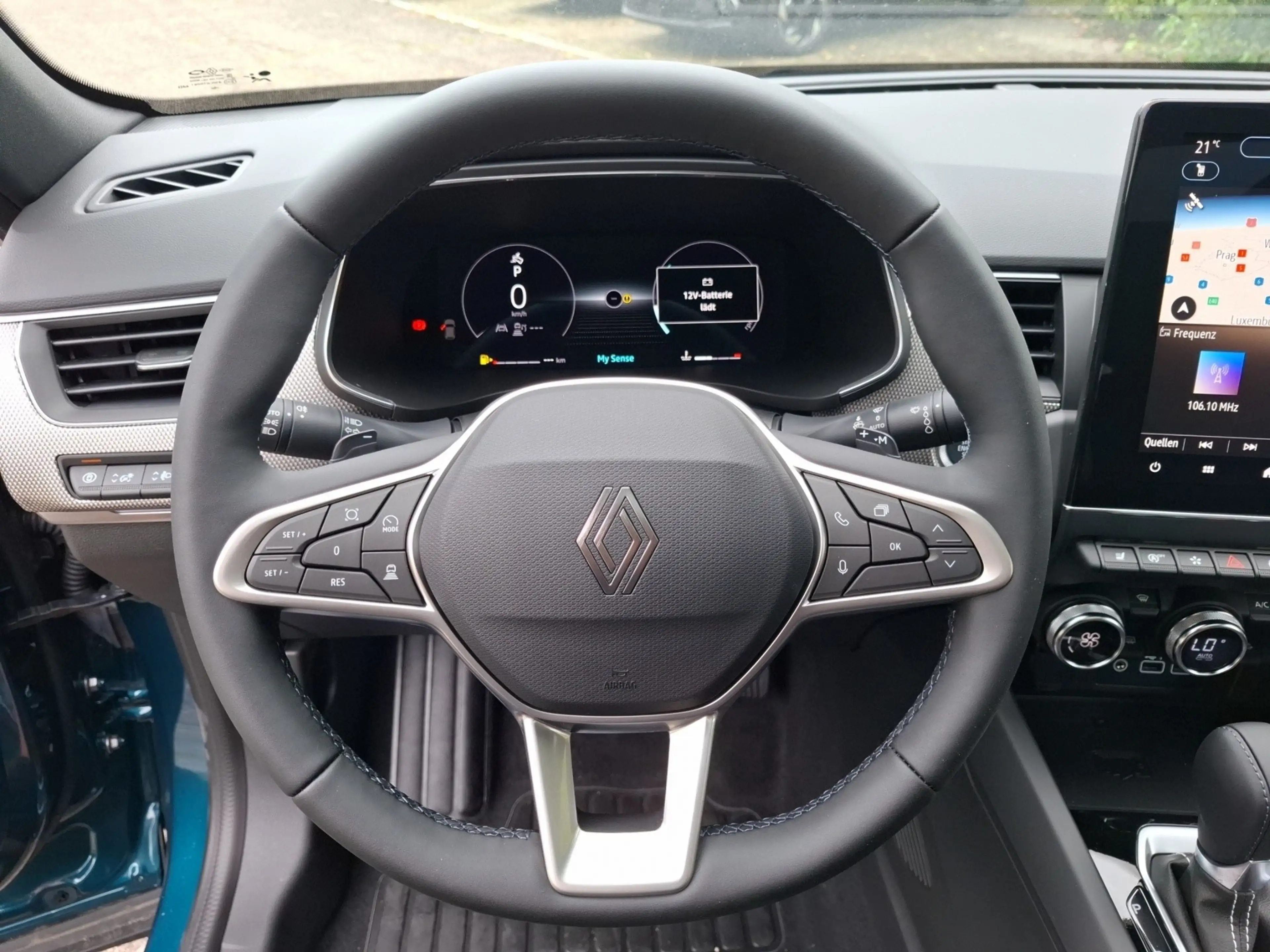 Renault Arkana TECHNO Mild Hybrid 140 EDC *Schiebedach* — photo 15