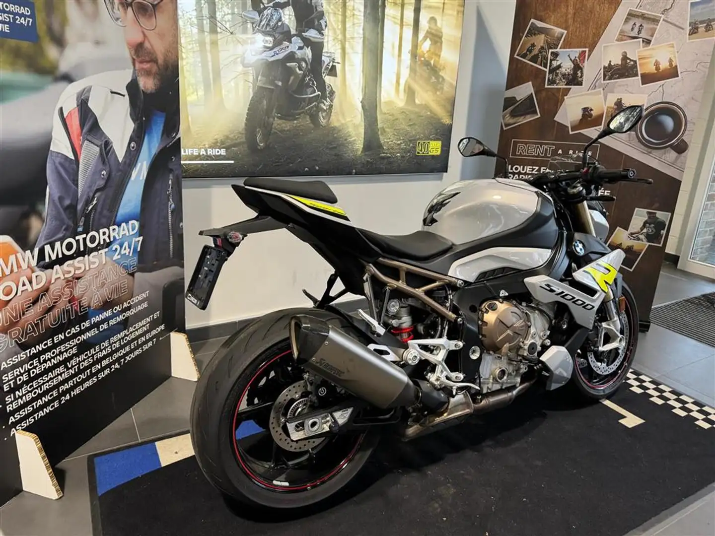 BMW S 1000 R 0 Stříbrná - 2