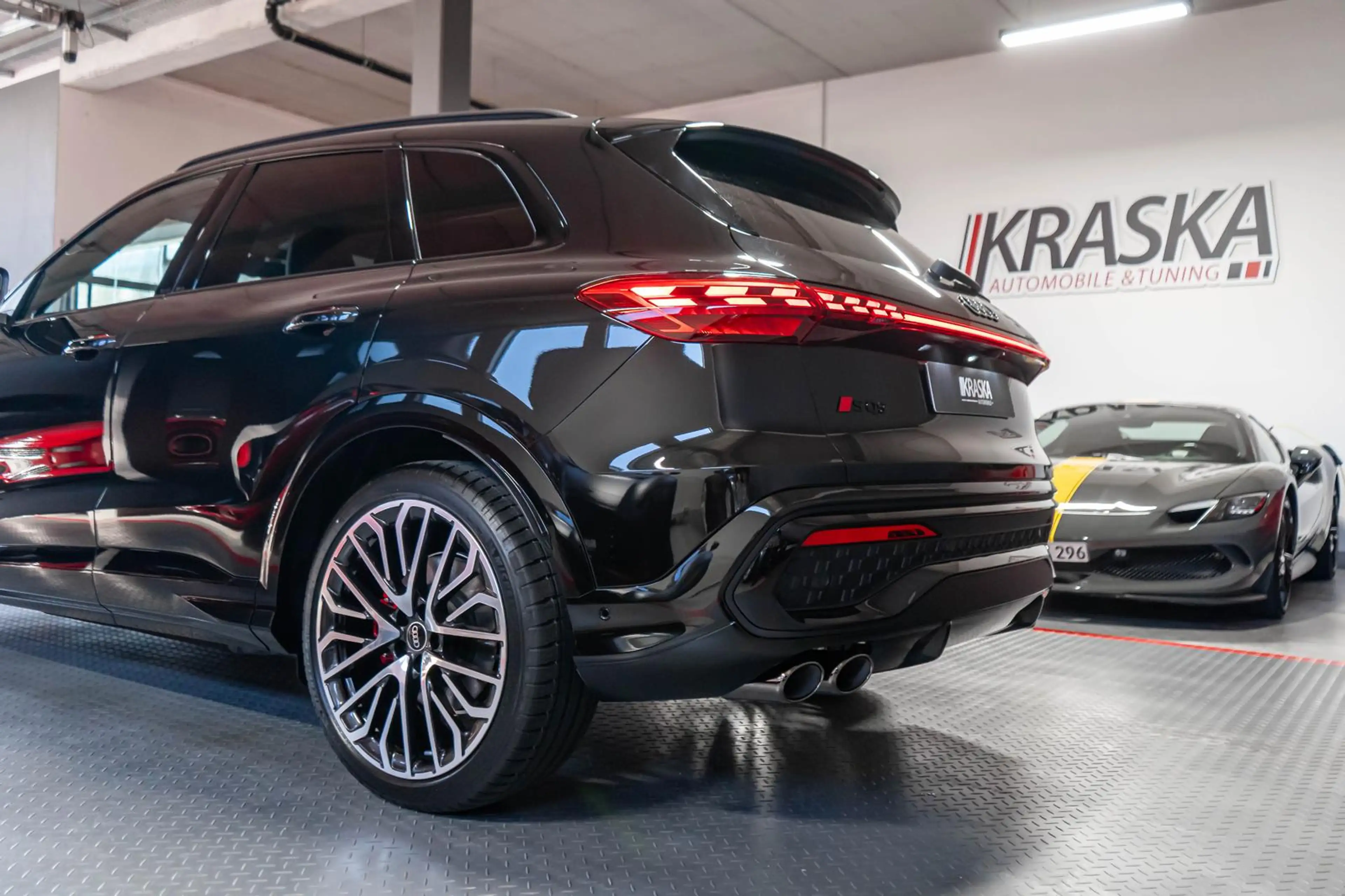 Audi SQ5 3.0 TFSI AHK HUD B&O PANO MASSAGE LUFT STHZ — photo 10