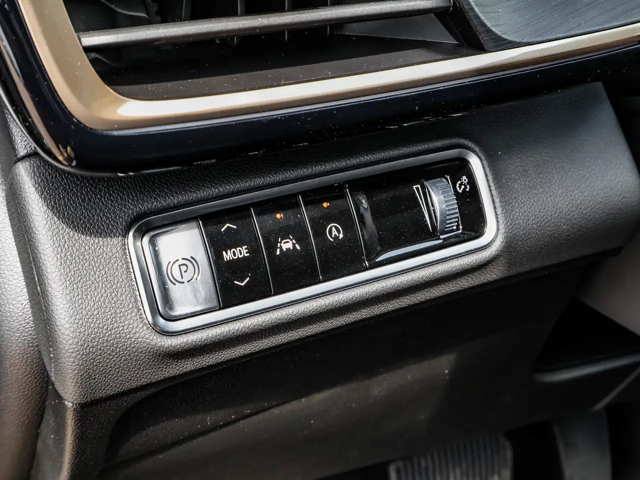Buick Envision photo Buick Envision