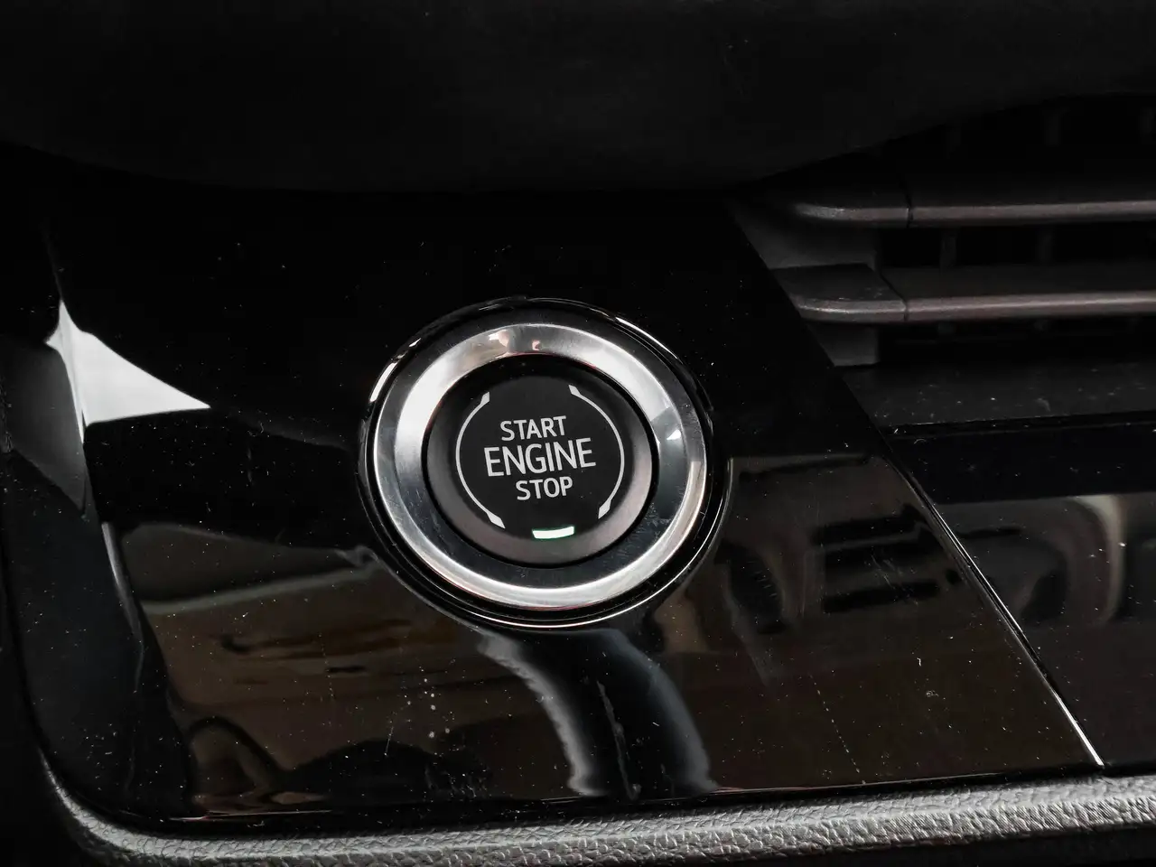 Buick Envision photo Buick Envision