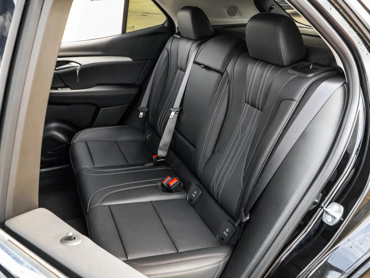 Buick Envision photo Buick Envision