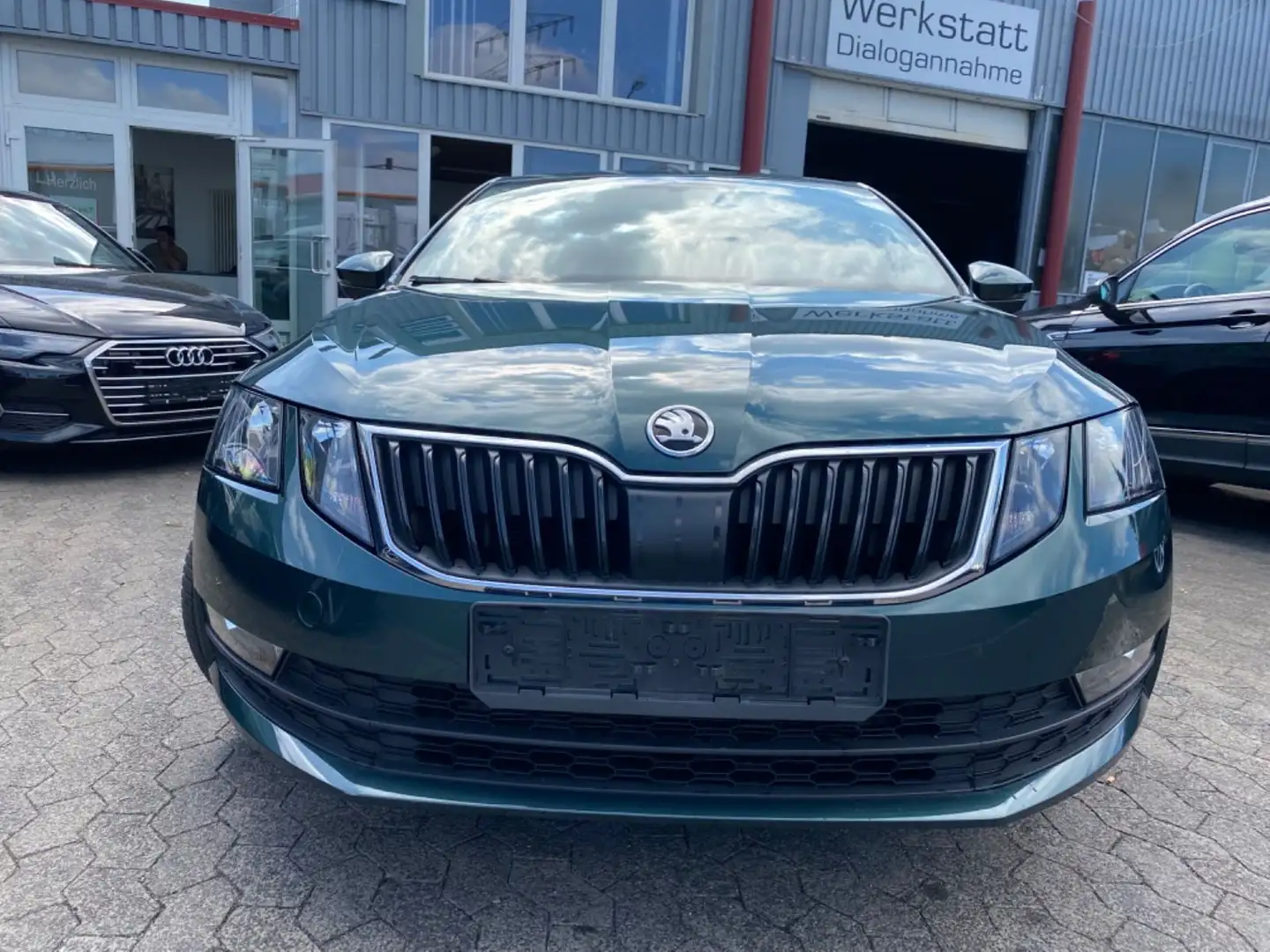 Skoda Octavia Lim. Ambition 1.5 TSI 110kW 7-Gang DSG Grün - 2