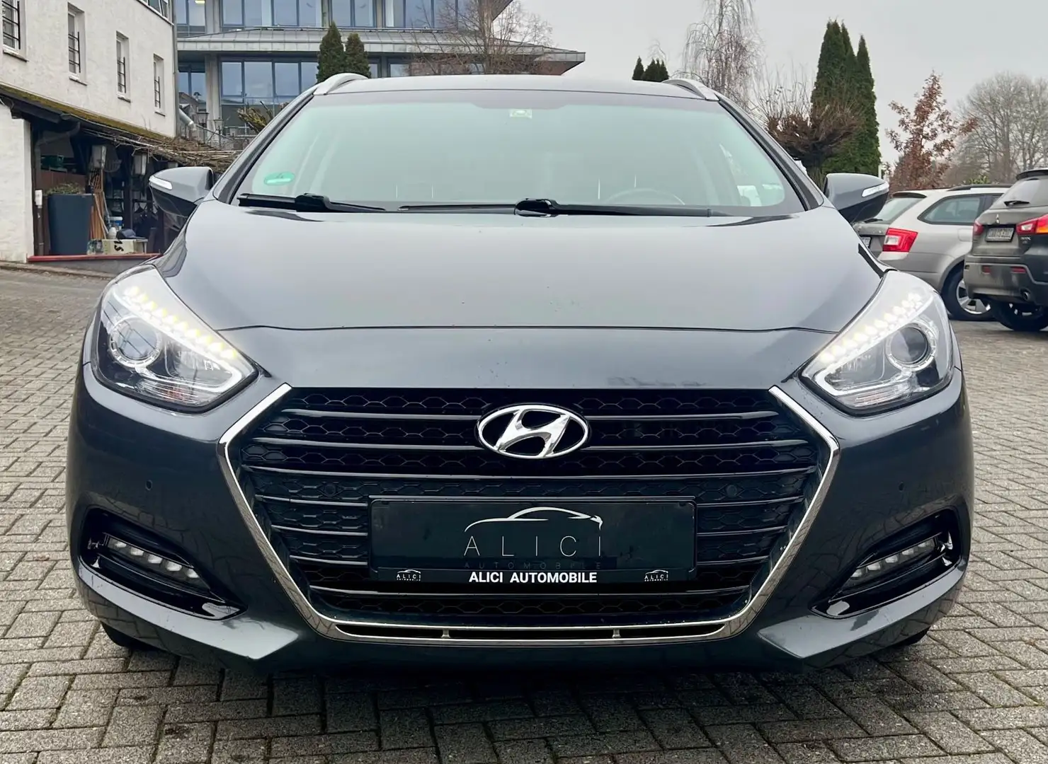 Hyundai i40 cw blue Trend *PDC v+h*SHZ* ST-Stopp Grau - 2