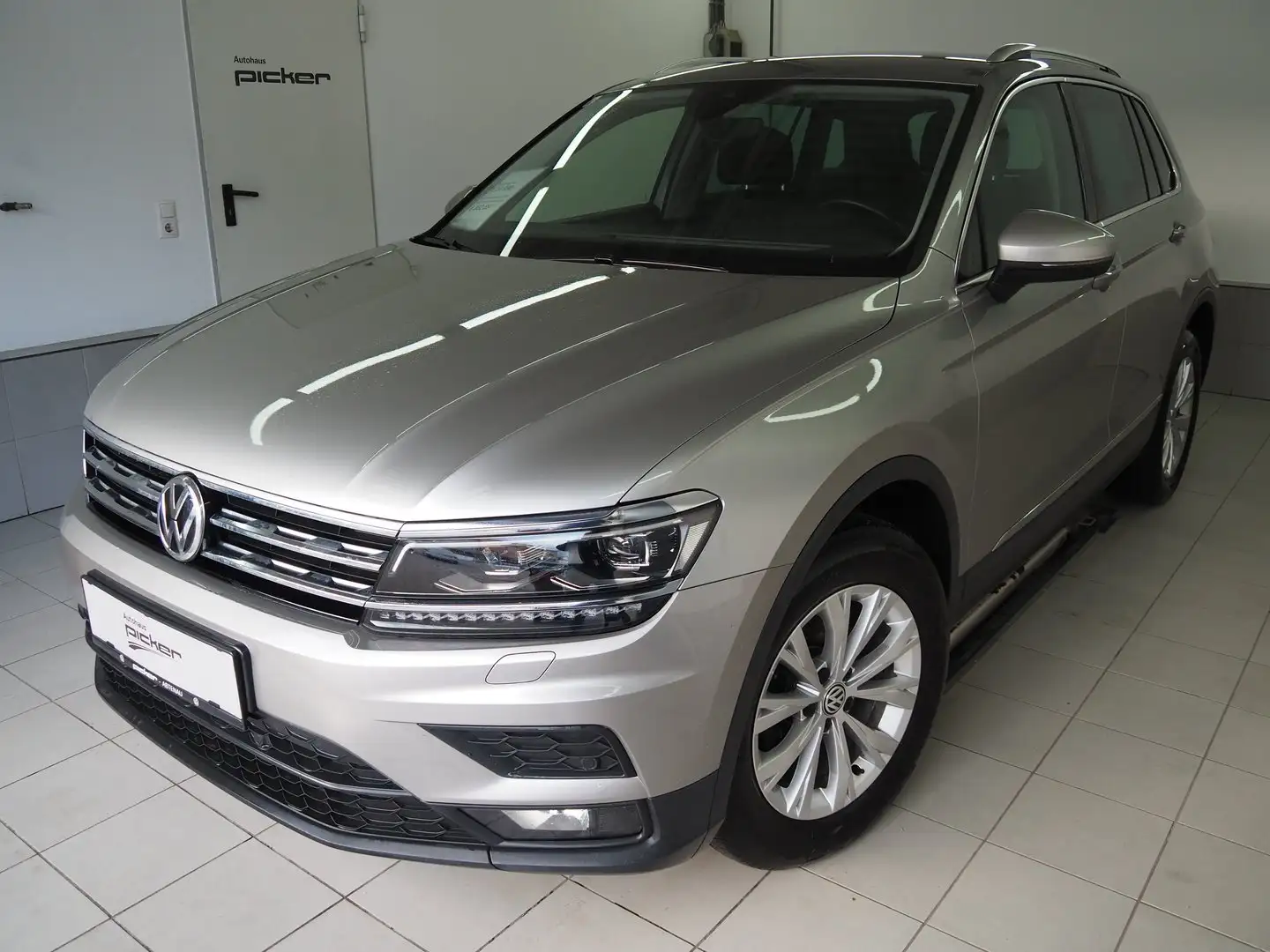 Volkswagen Tiguan Comfortline TSI 4MOTION DSG Silber - 1