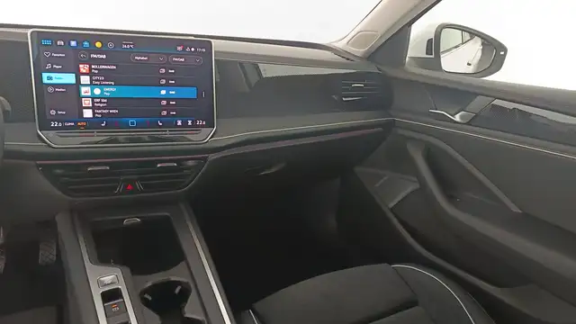 Volkswagen Passat view 13