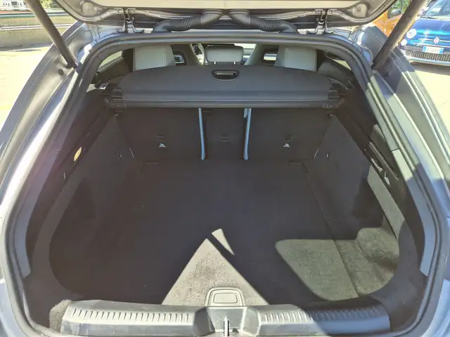Mercedes-Benz 250 view 12