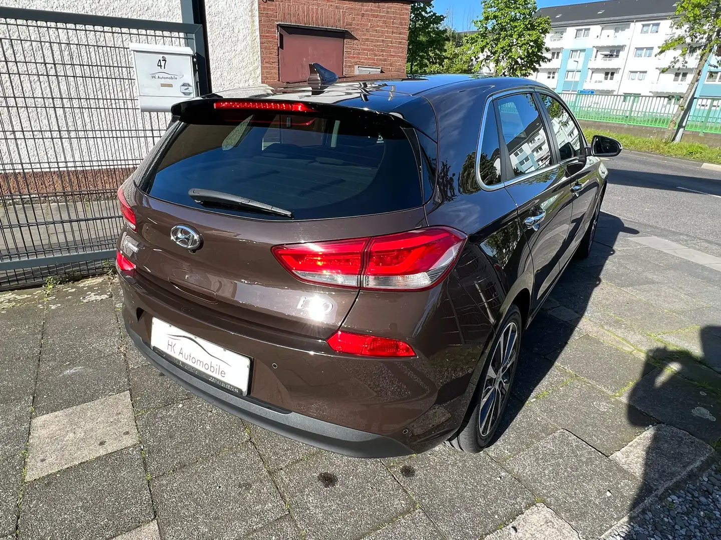 Hyundai i30 Intro 1.Hand, 113tkm, Navi, Klimaauto., LED Marrone - 2