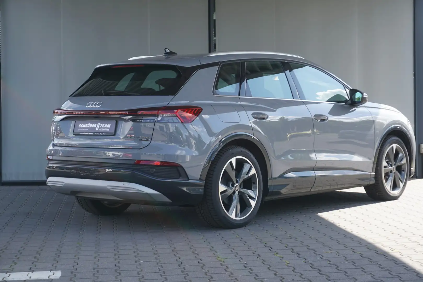 Audi Q4 e-tron e-tron 50 quattro Navi ACC RFK Grau - 2