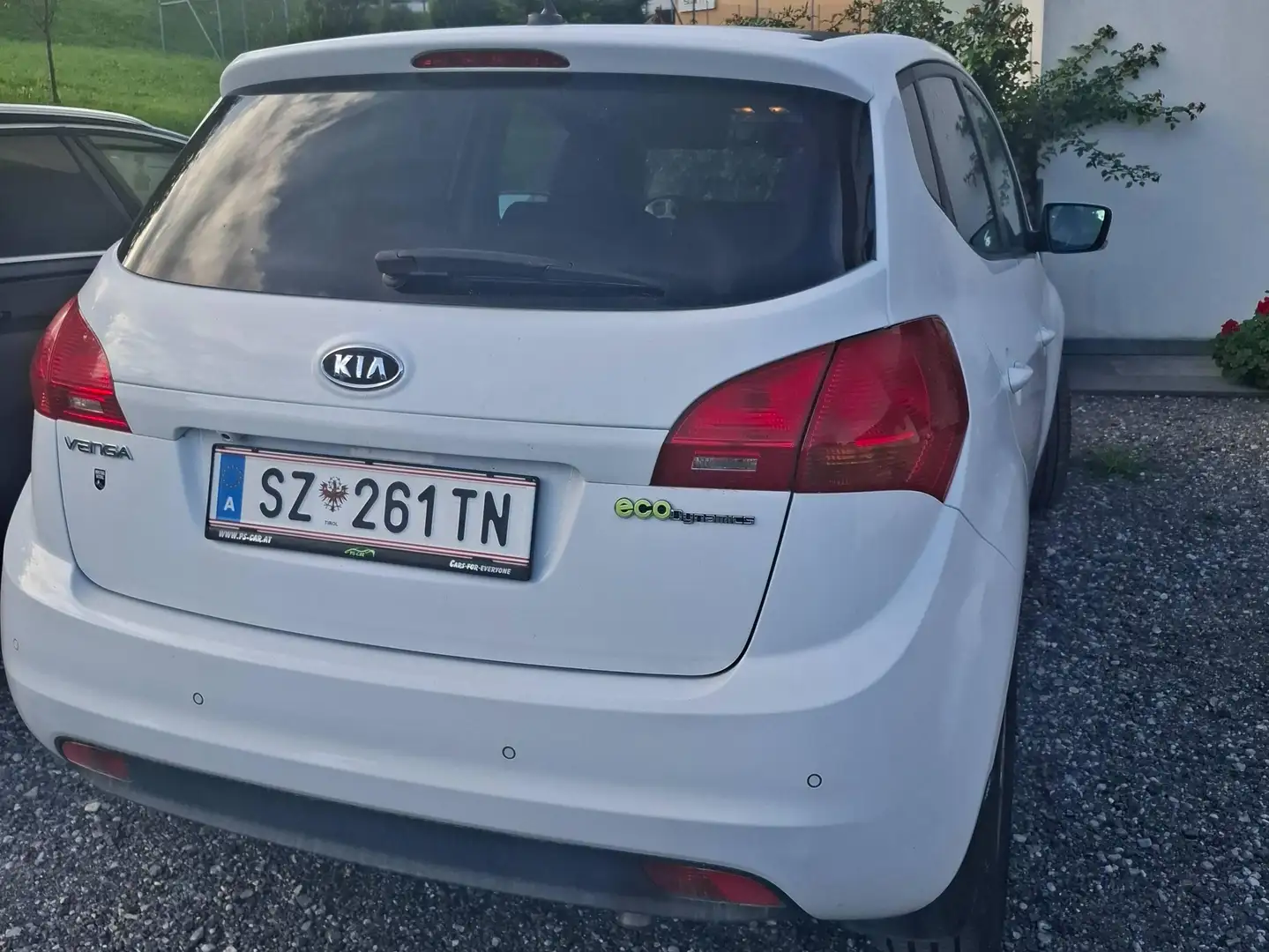Kia Venga Venga 1,6 CRDi Active Pro ISG Active Pro Weiß - 1