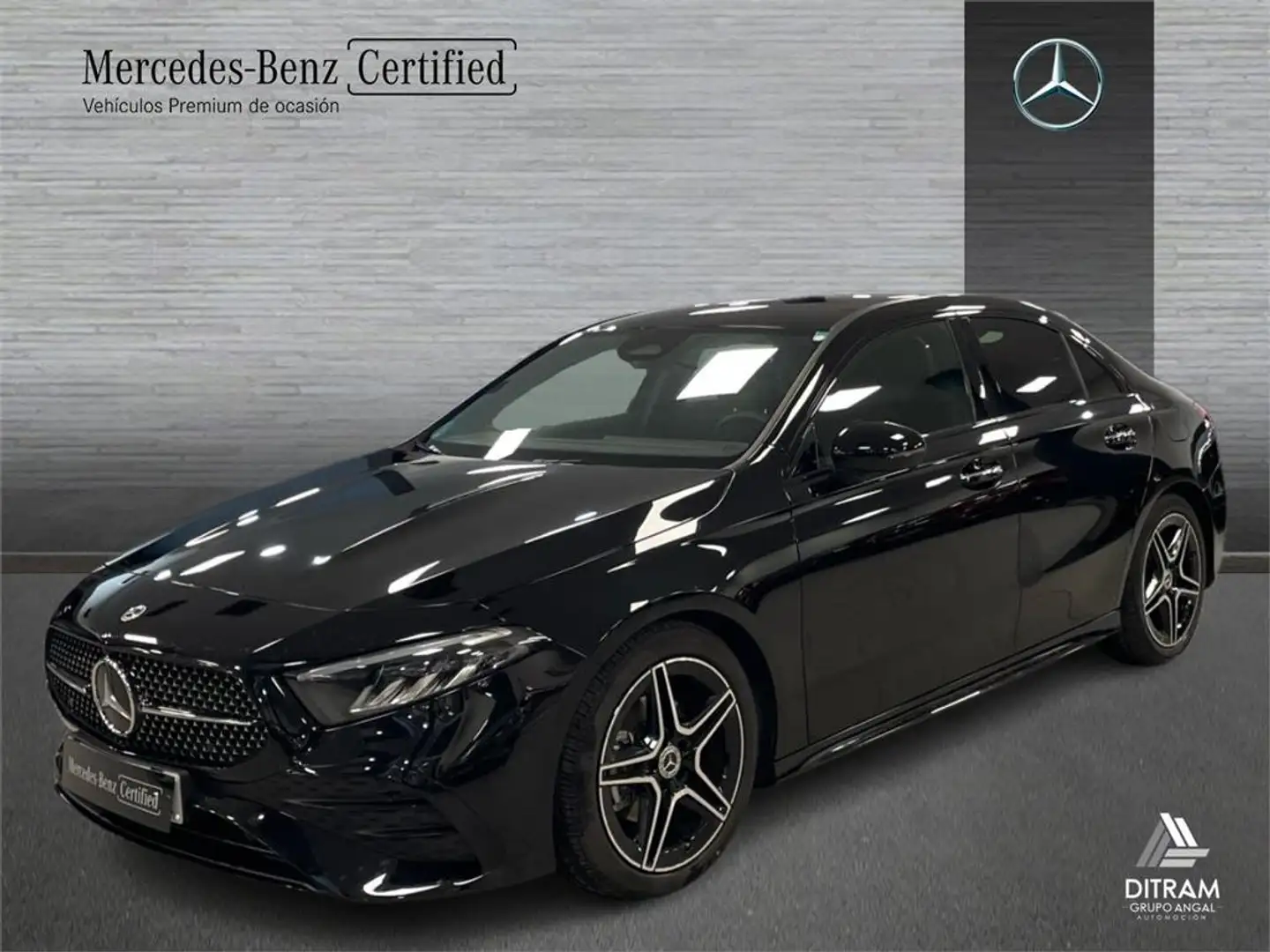 Mercedes-Benz A 180 Sedán - 1